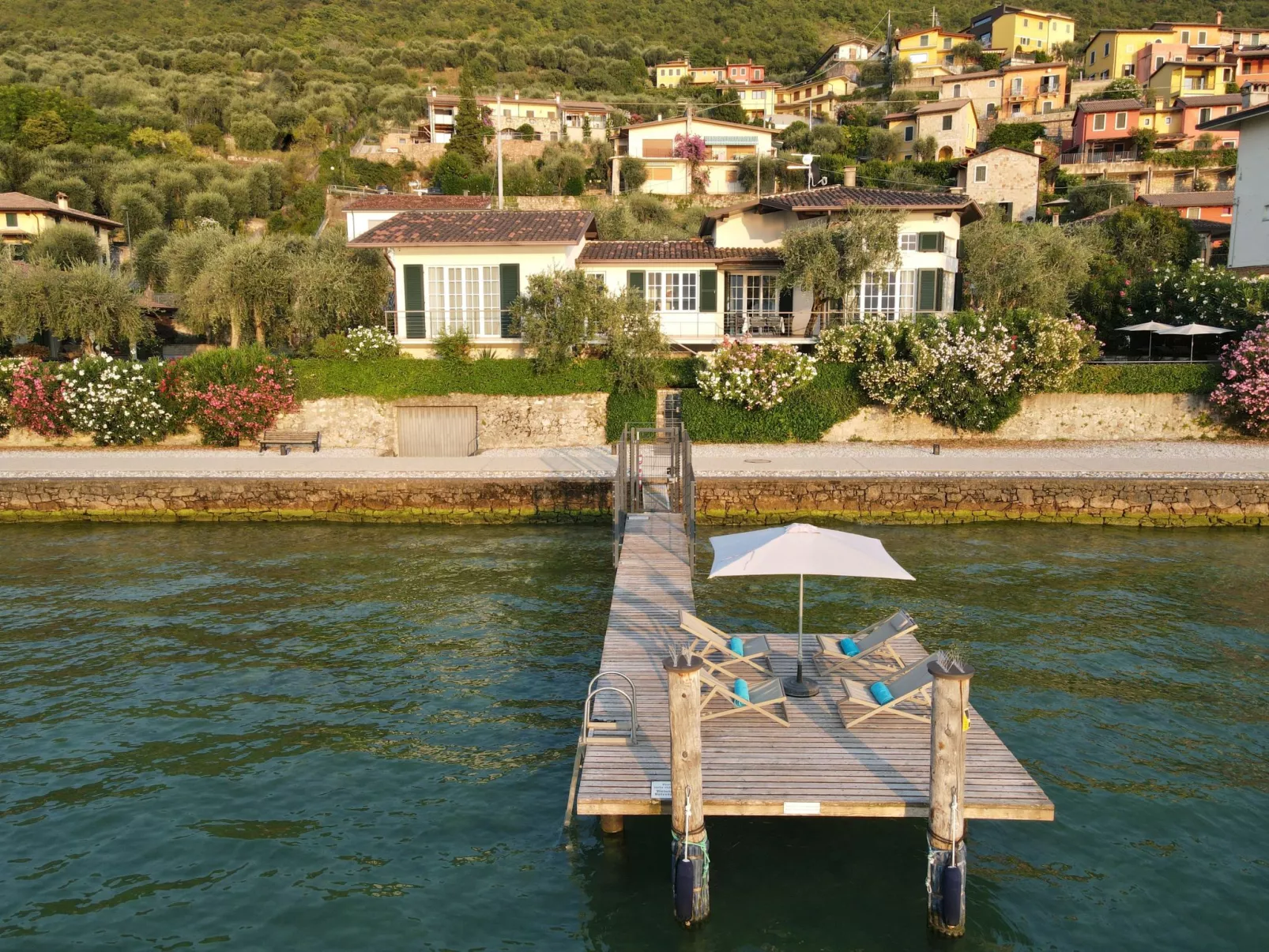 Luxusvilla am Gardasee mit privatem Badesteg