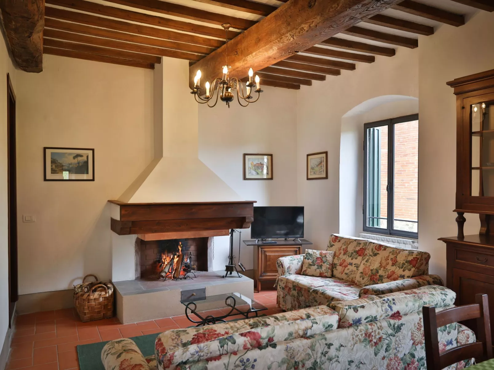 Große Wohnung mit 3 Schlafzimmern und 3 Bädern