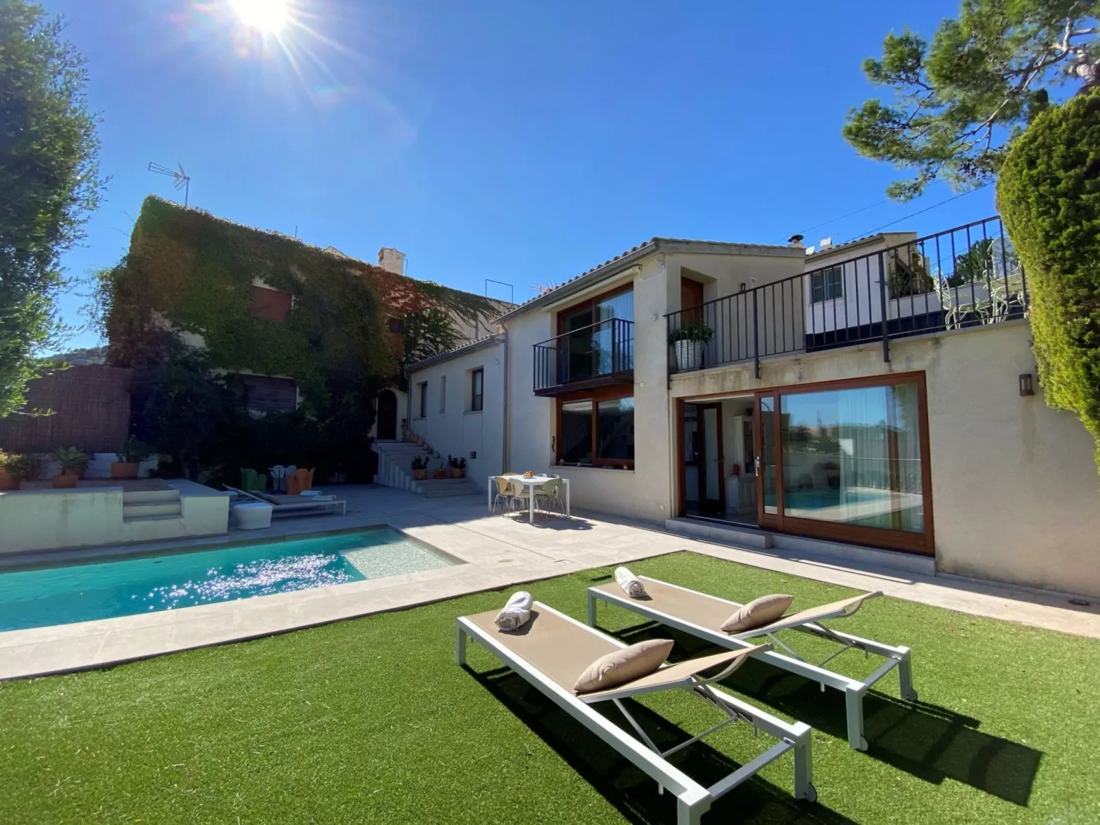 Mit Garten, Grill und Terrasse