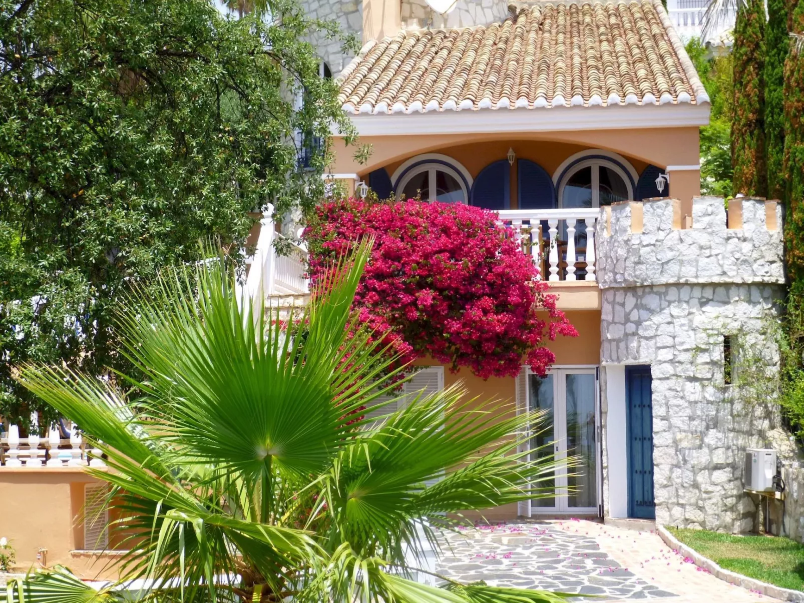 Mit Blick auf das Wasser