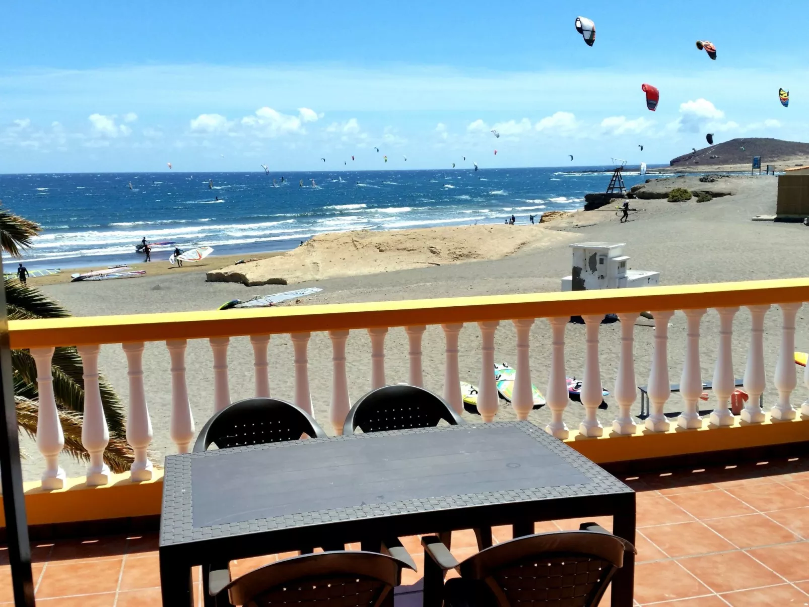 Haus mit Wifi und Terrasse direkt am Strand