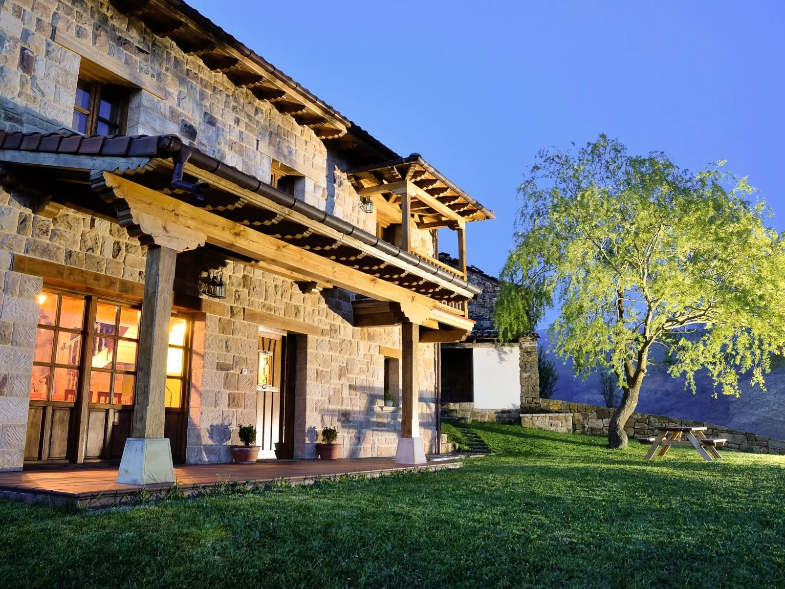 Fachwerkhaus mit Garten