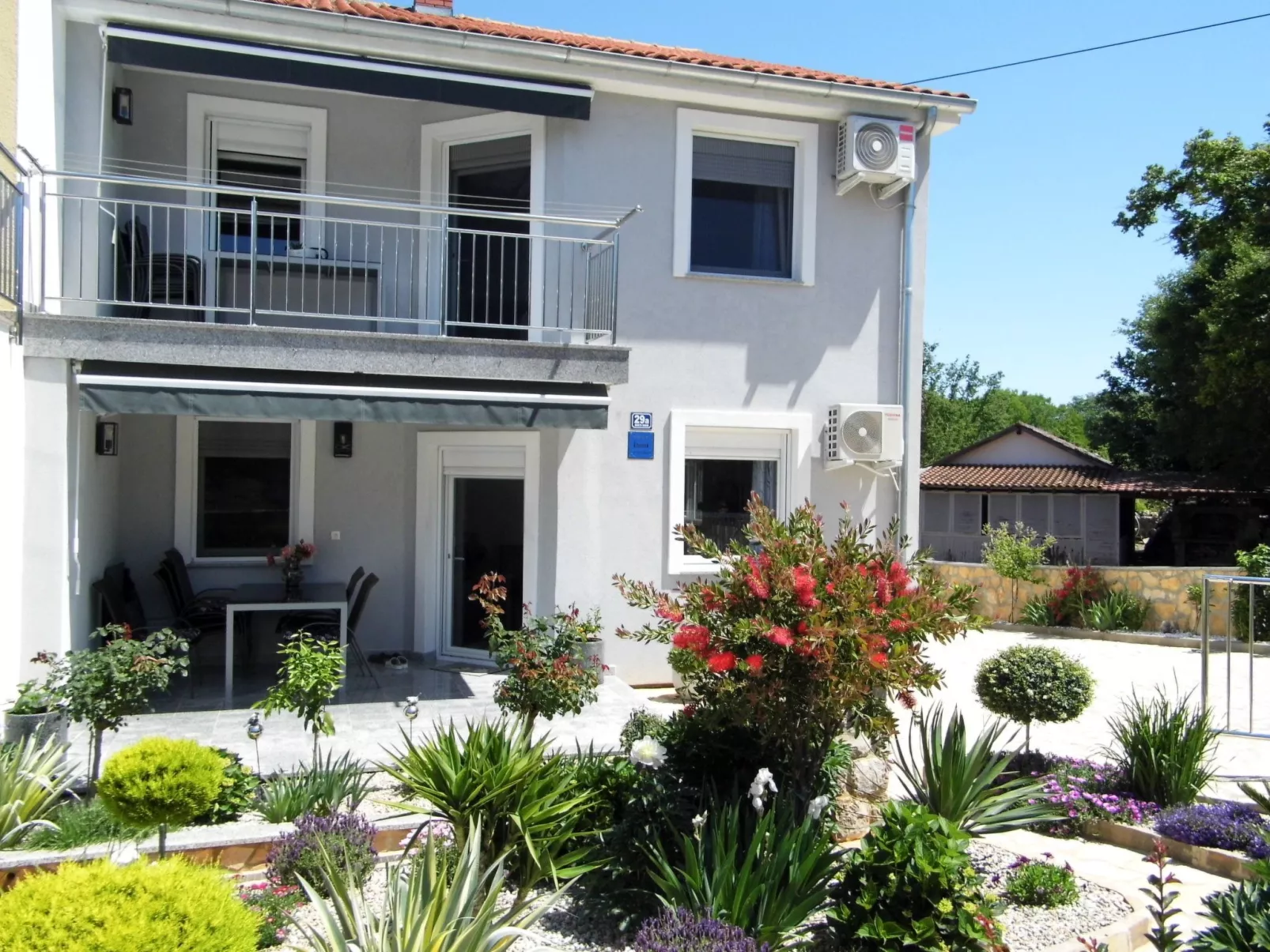 Neue und moderne, voll ausgestattete Wohnung-Buiten