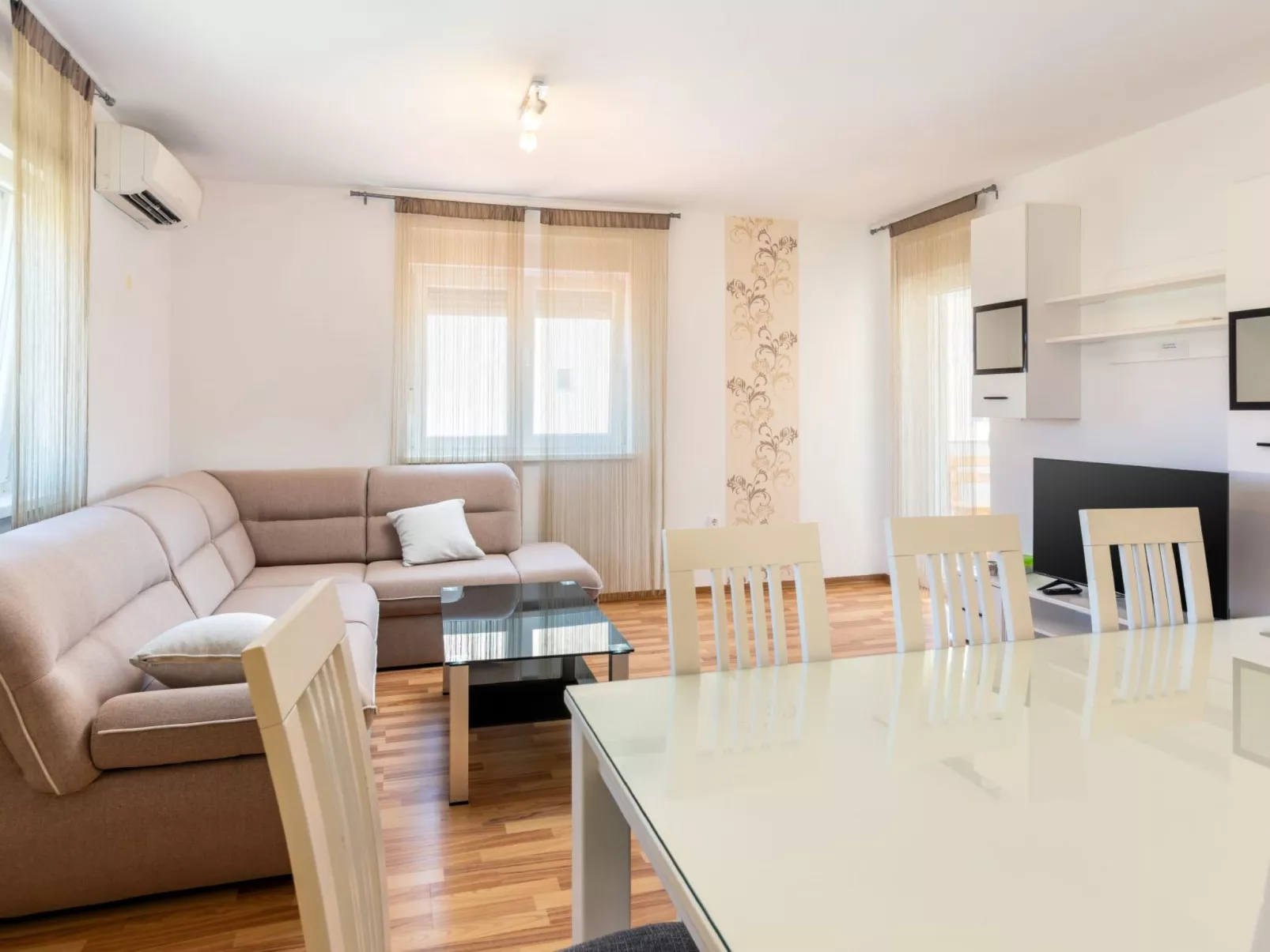 Wohnung "Dragan" mit Balkon