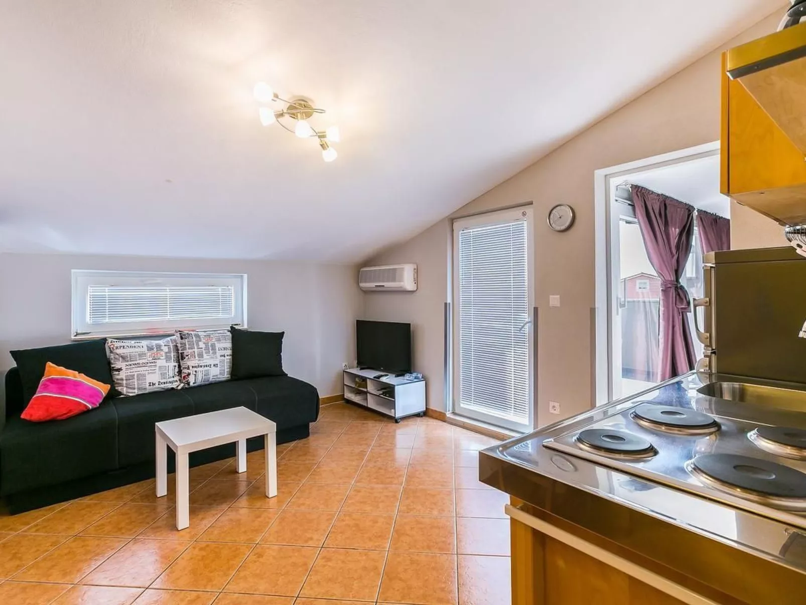 "Borka Kapovica" mit Balkon