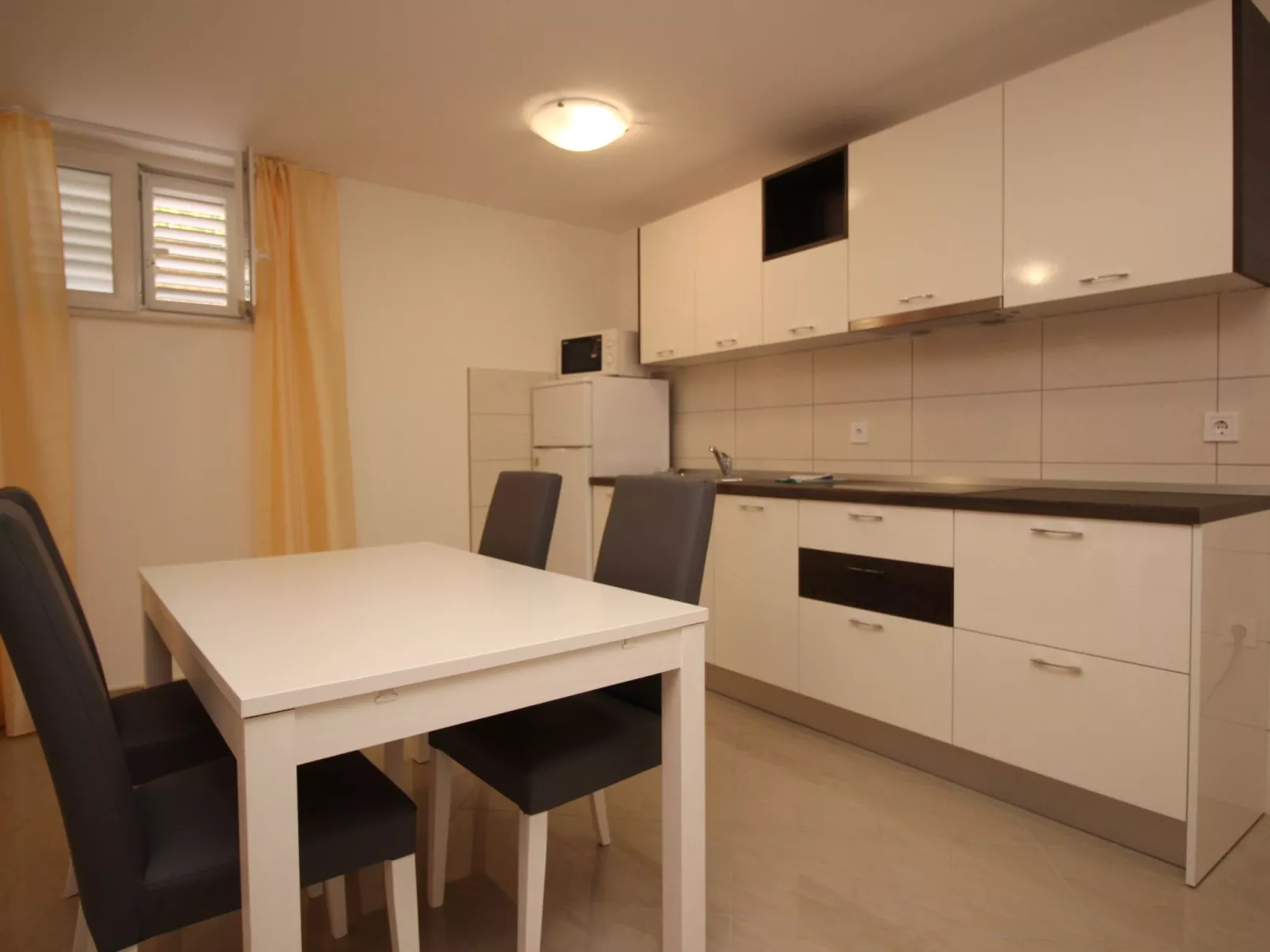 Gemütliche Ferienwohnung in Baška mit gemeinsamem Pool und Grill