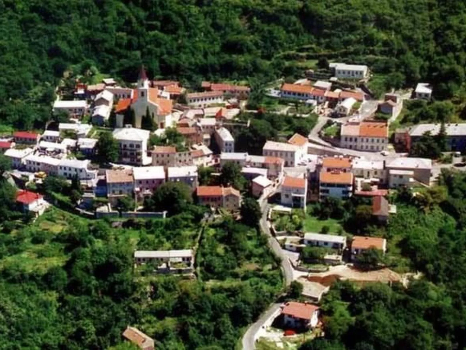 Geräumige Duplexwohnung mit Terrasse und Pool