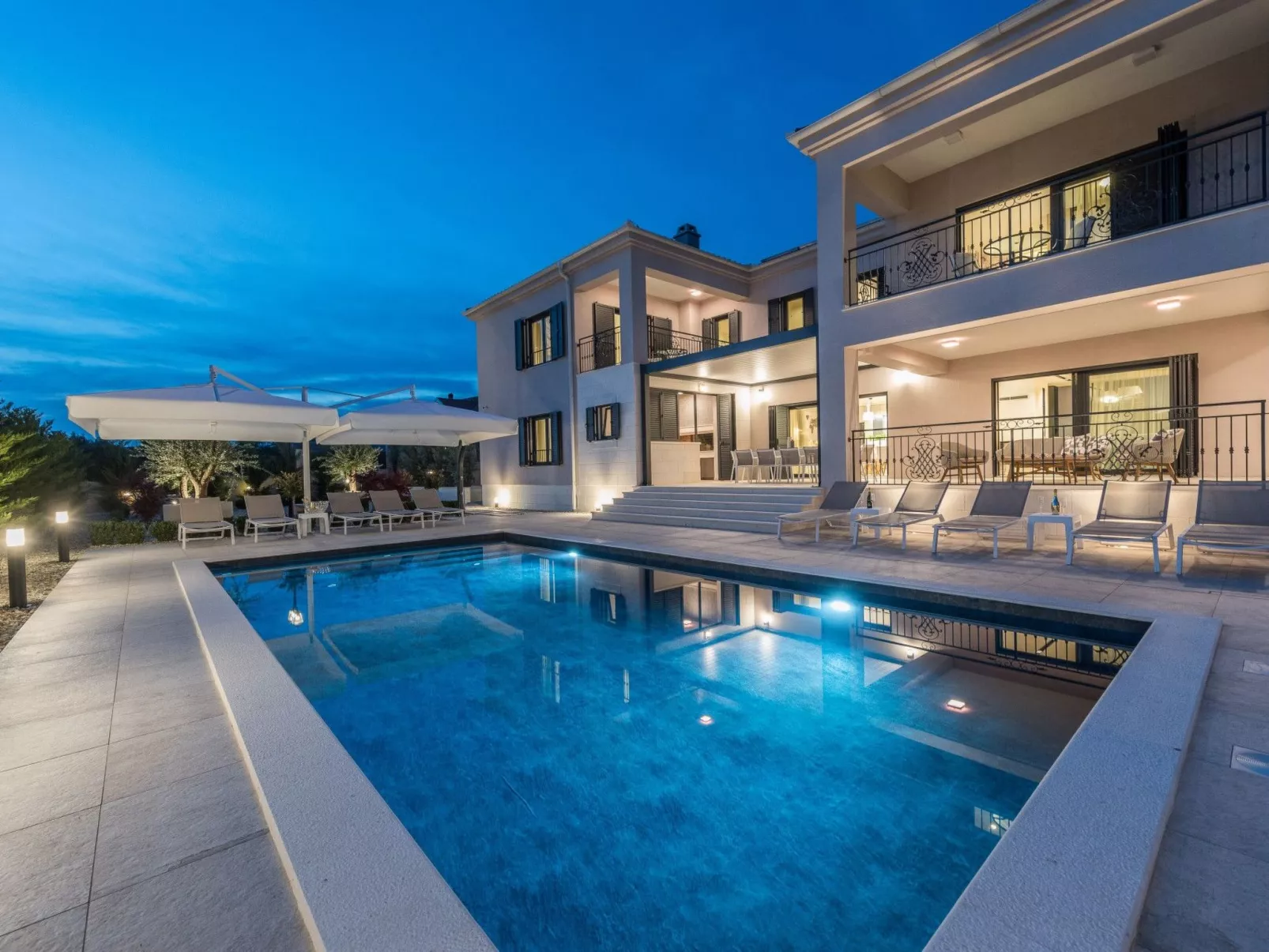 Haus für 9 Personen und 1 Kind in Gornje Rastane