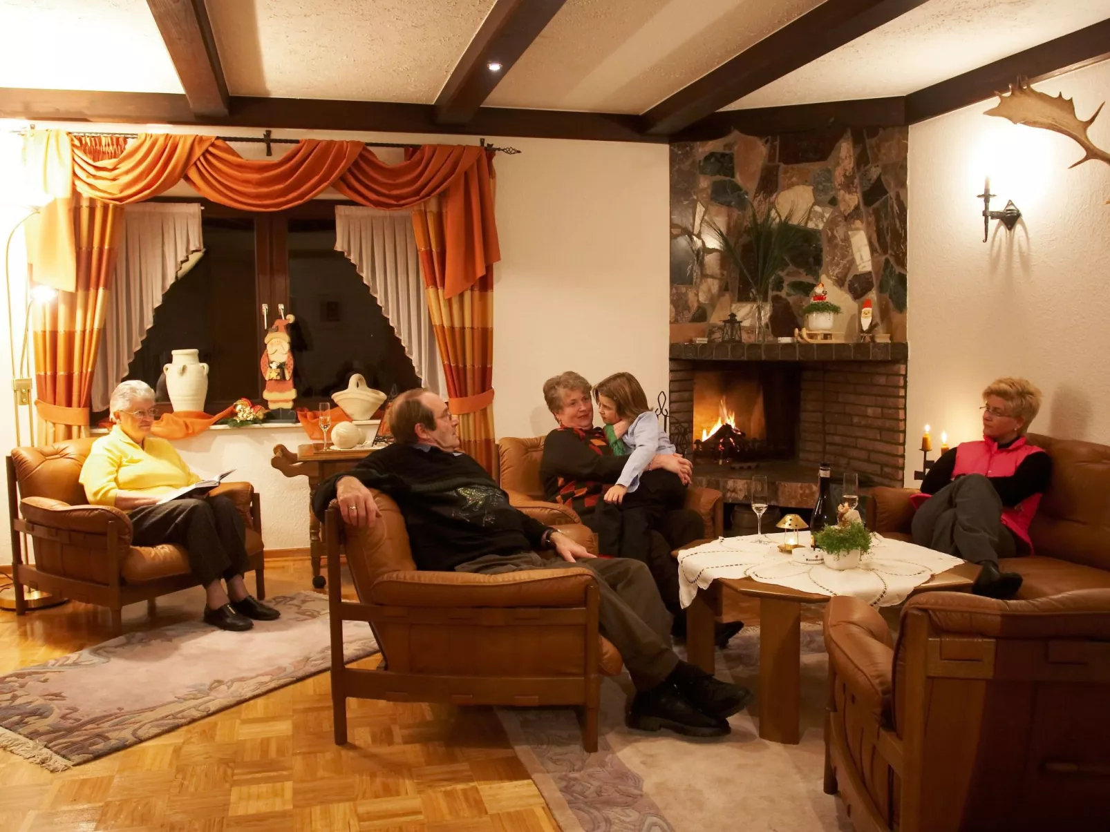 Für 11 Personen und 1 Kind