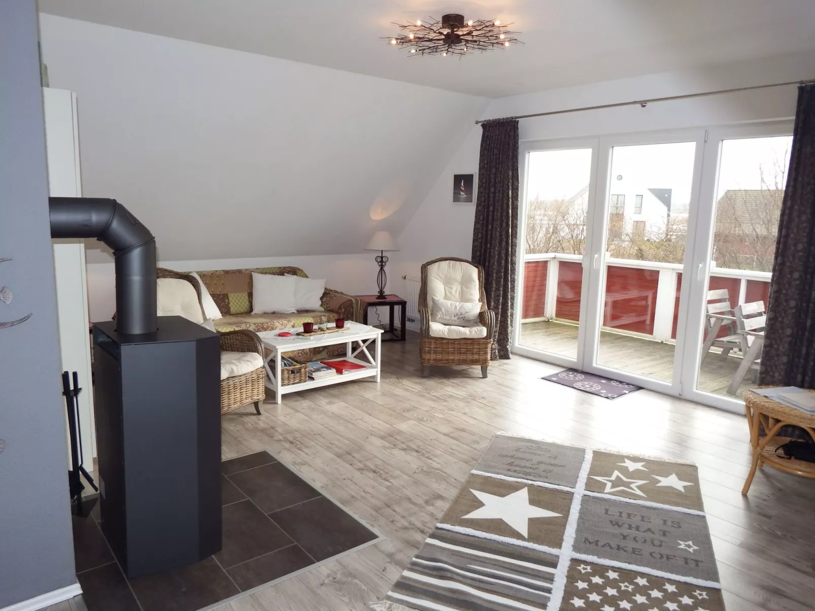 Moderne Ferienwohnung mit Südbalkon und Strandkorb