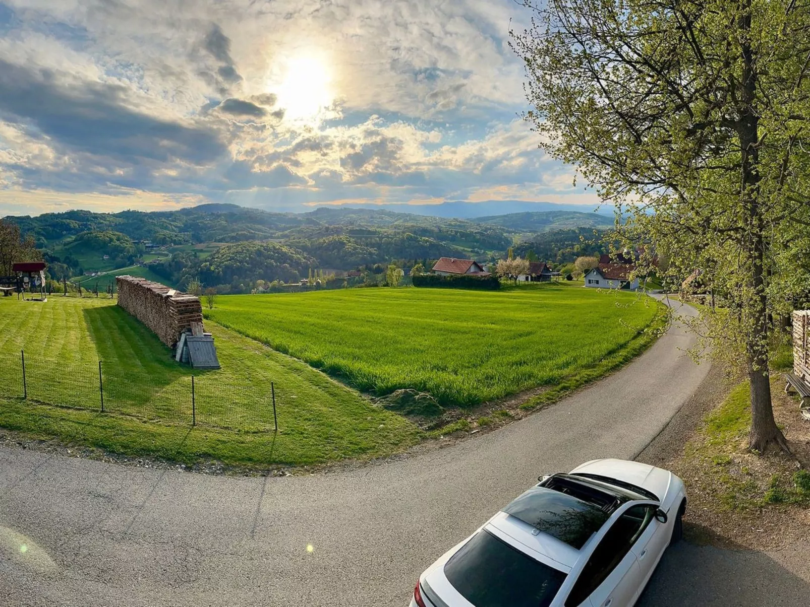 Das Rizzi - Freistehendes Haus mit Panoramapool-Buiten