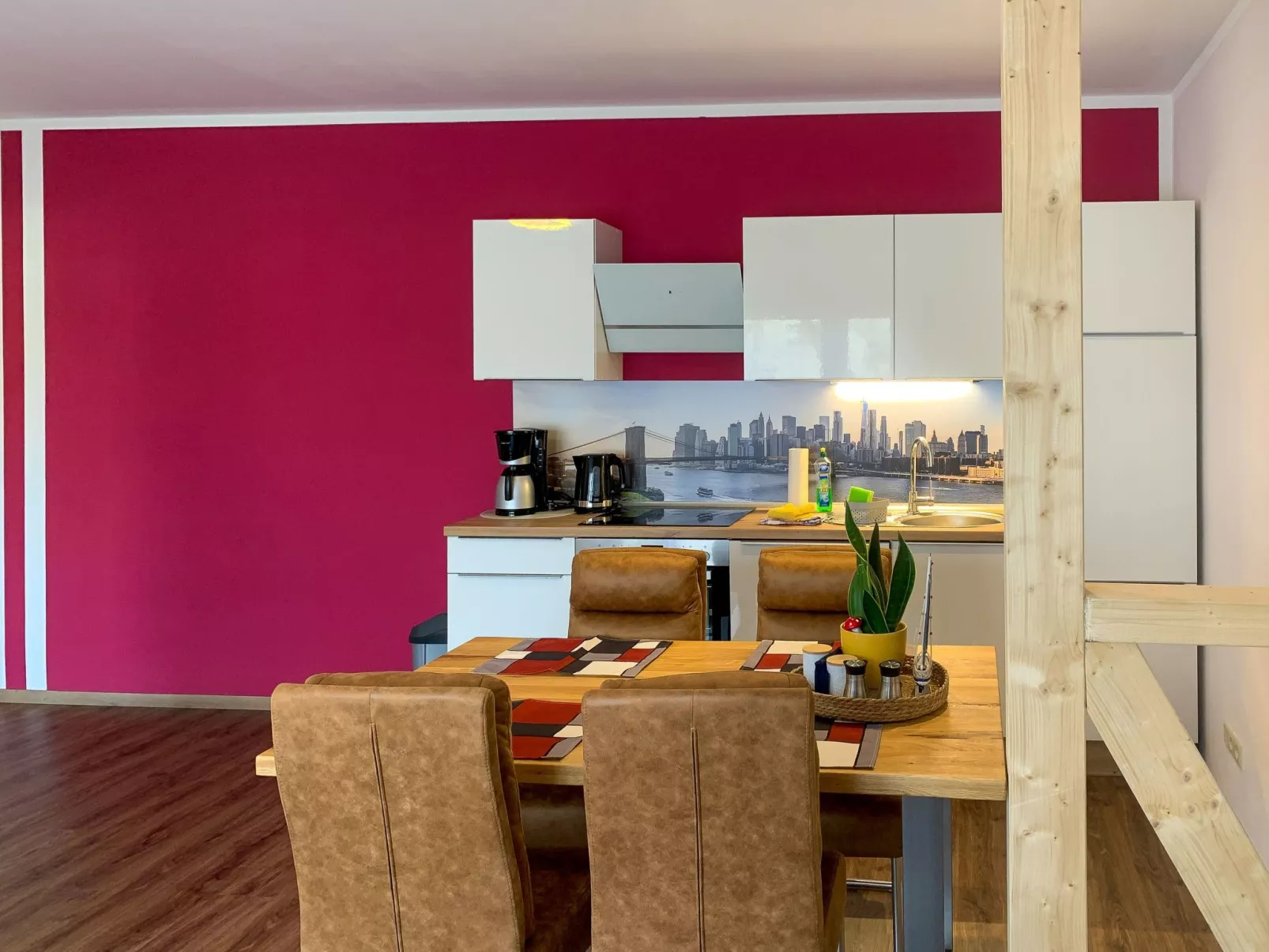 Top-moderne Ferienwohnung für 4 Personen mit Vollausstattung auf schönem, frühe