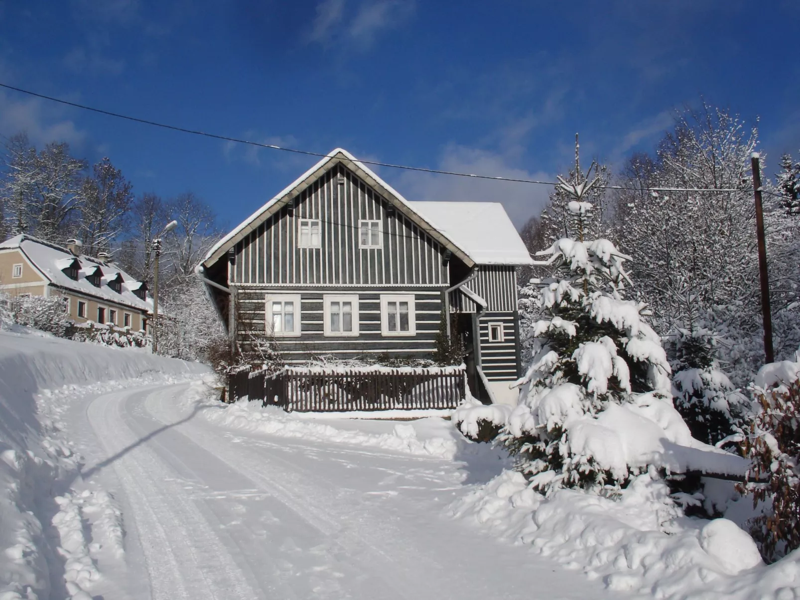 Charmantes, traditionelles Holzhaus