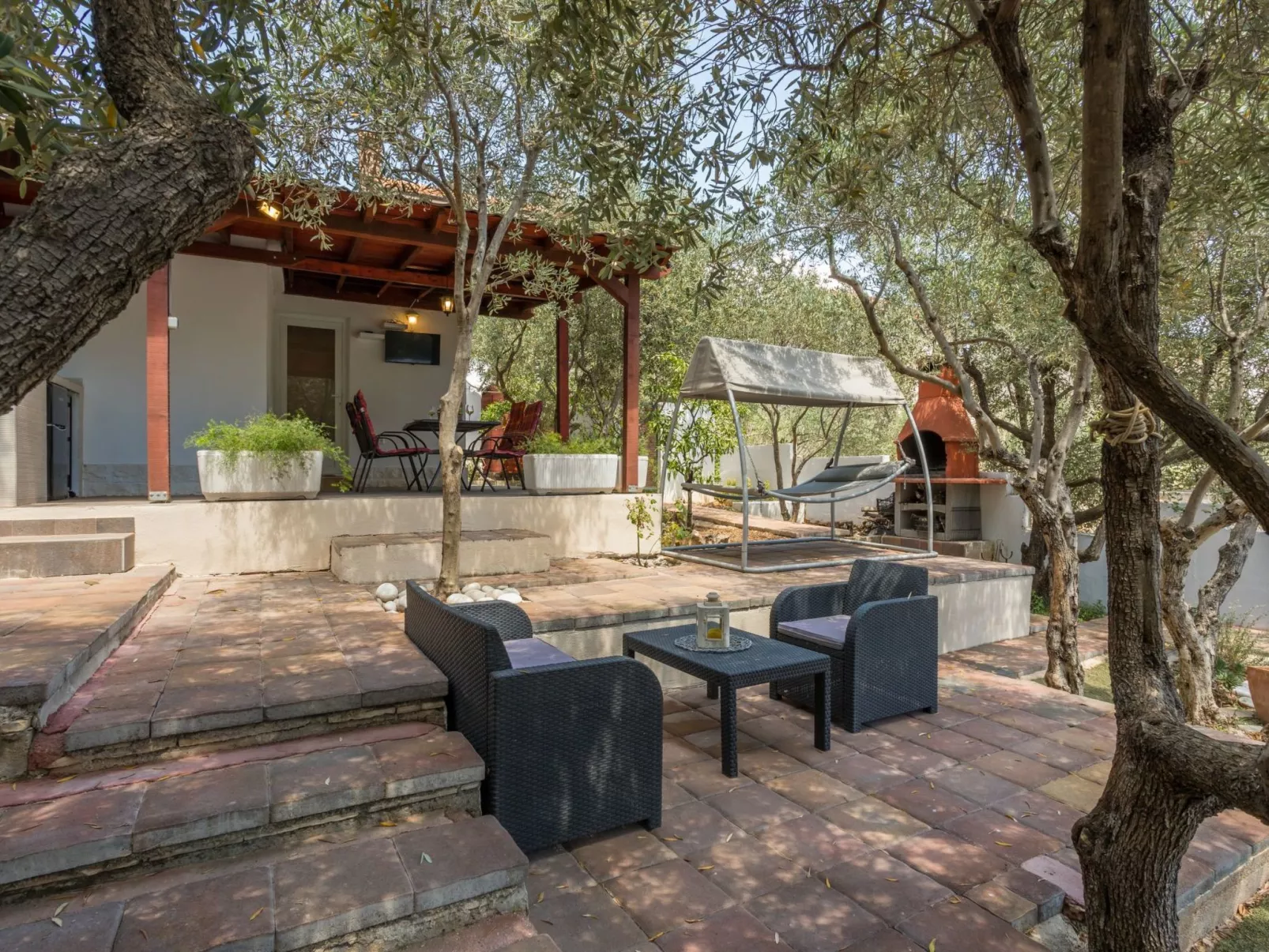 Komplex Oliva mit Pool und großem Garten-Binnen