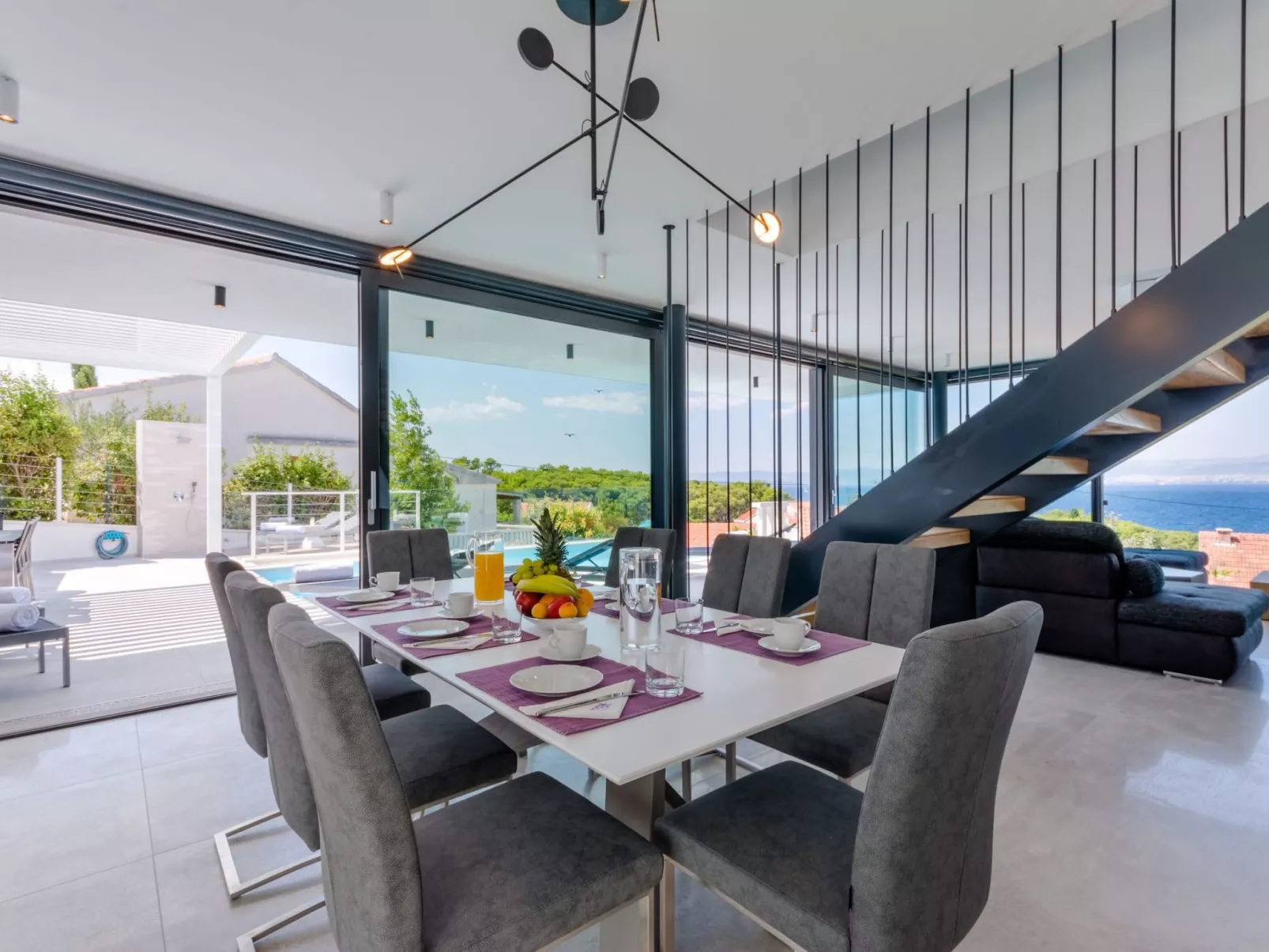 Tolles Ferienhaus in Sutivan mit Privatem Pool-Binnen