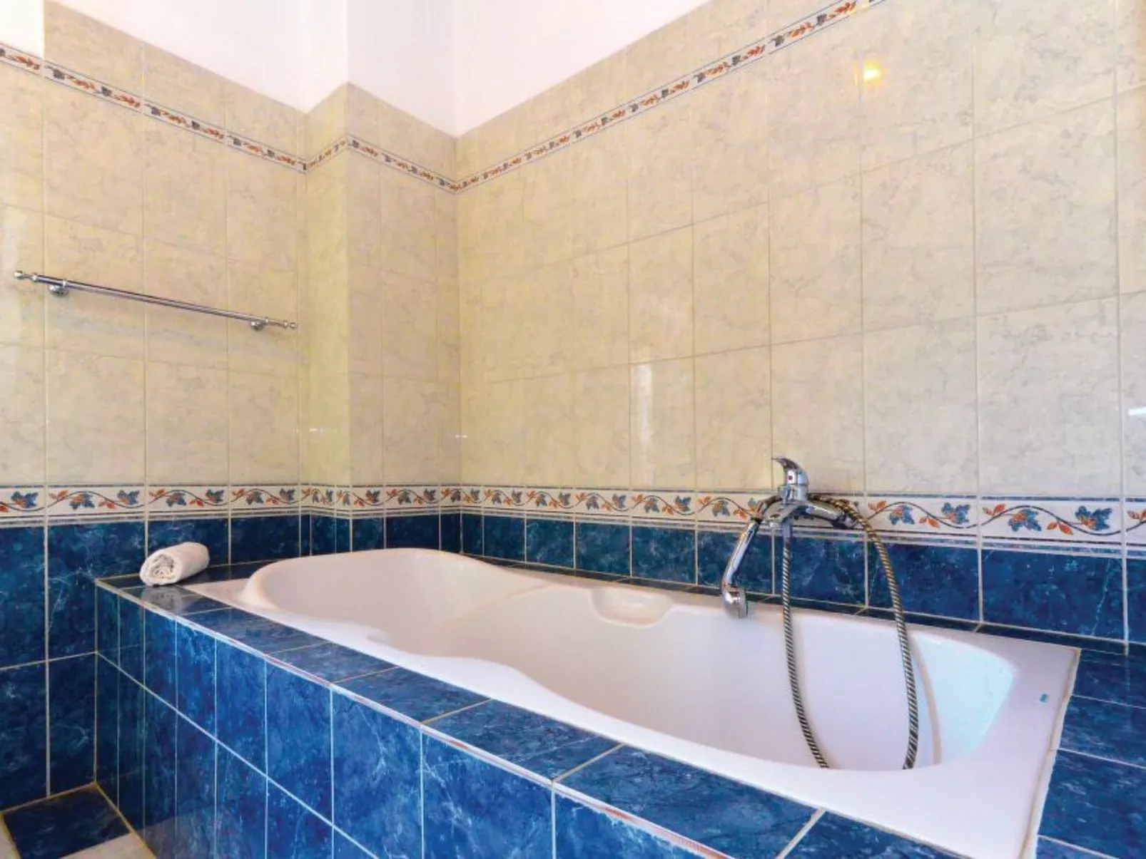 In Dobropoljana mit Freiterrasse