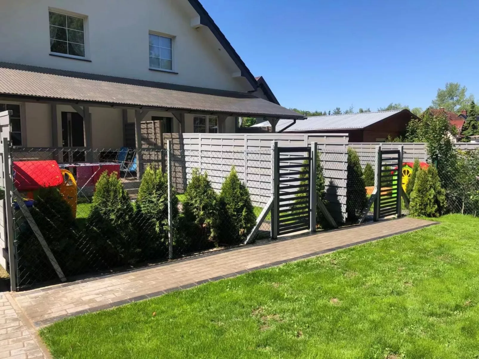 Villa Kacper mit privatem Garten, Terrasse und Grill