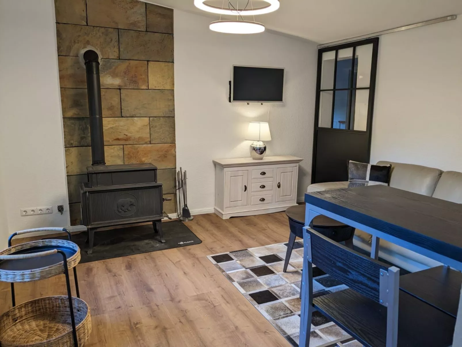 In Süd-Waldhanglage mit tollem Seeblick