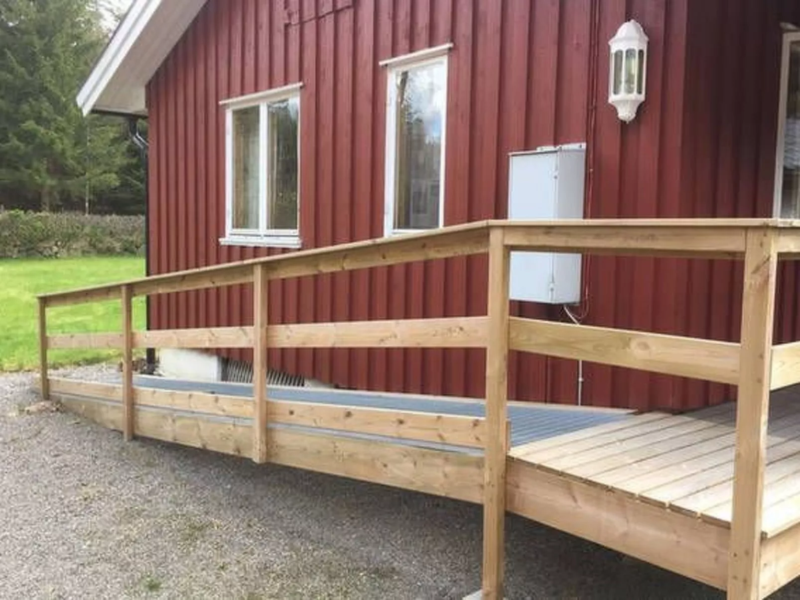 "Flodavägen 39" mit privatem Parkplatz