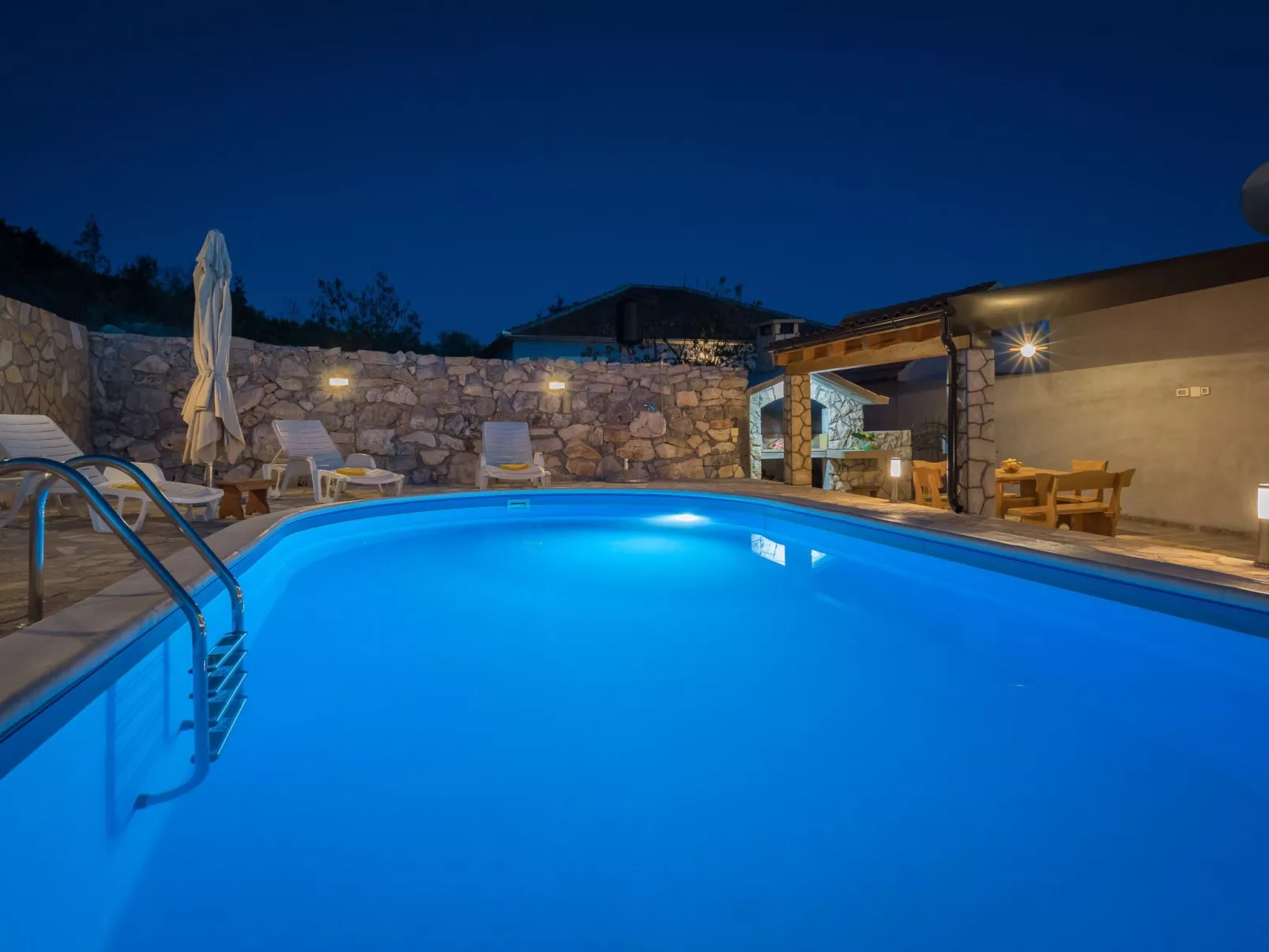 Villa Stara Kula-Buiten