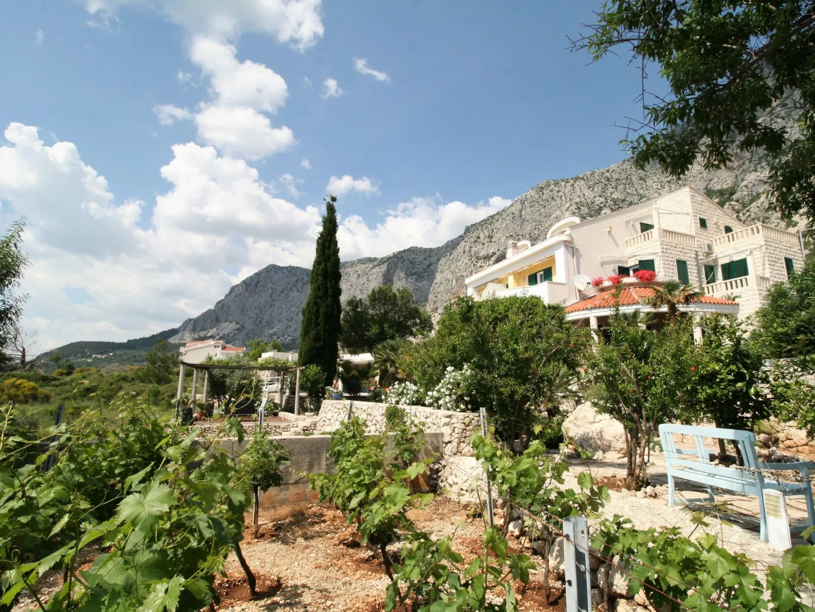 Tolle Wohnung in Drašnice mit Schönem Garten