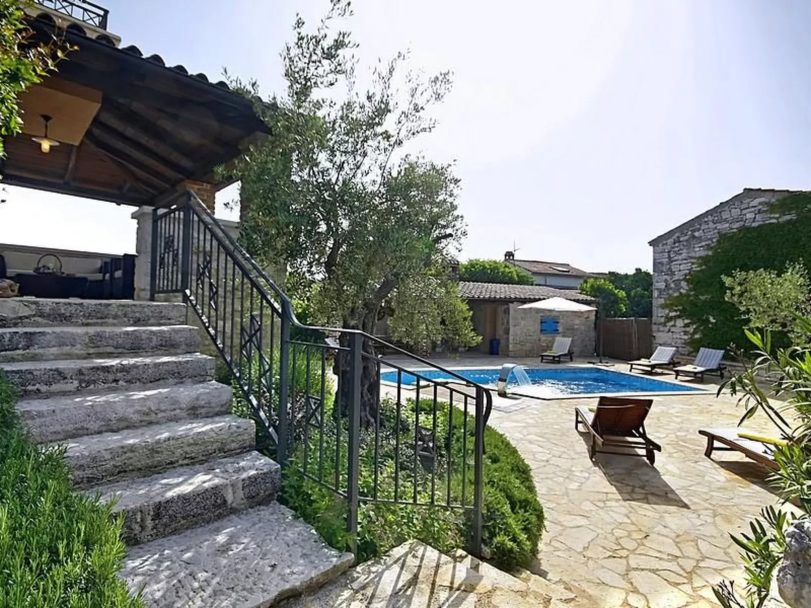 Simone-Image-tags.info