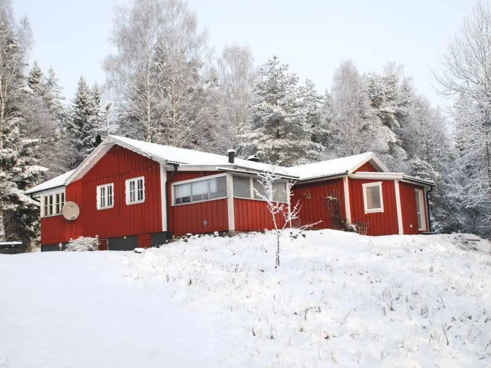 Idyllisch gelegenes, ebenerdiges Haus mit Terrasse