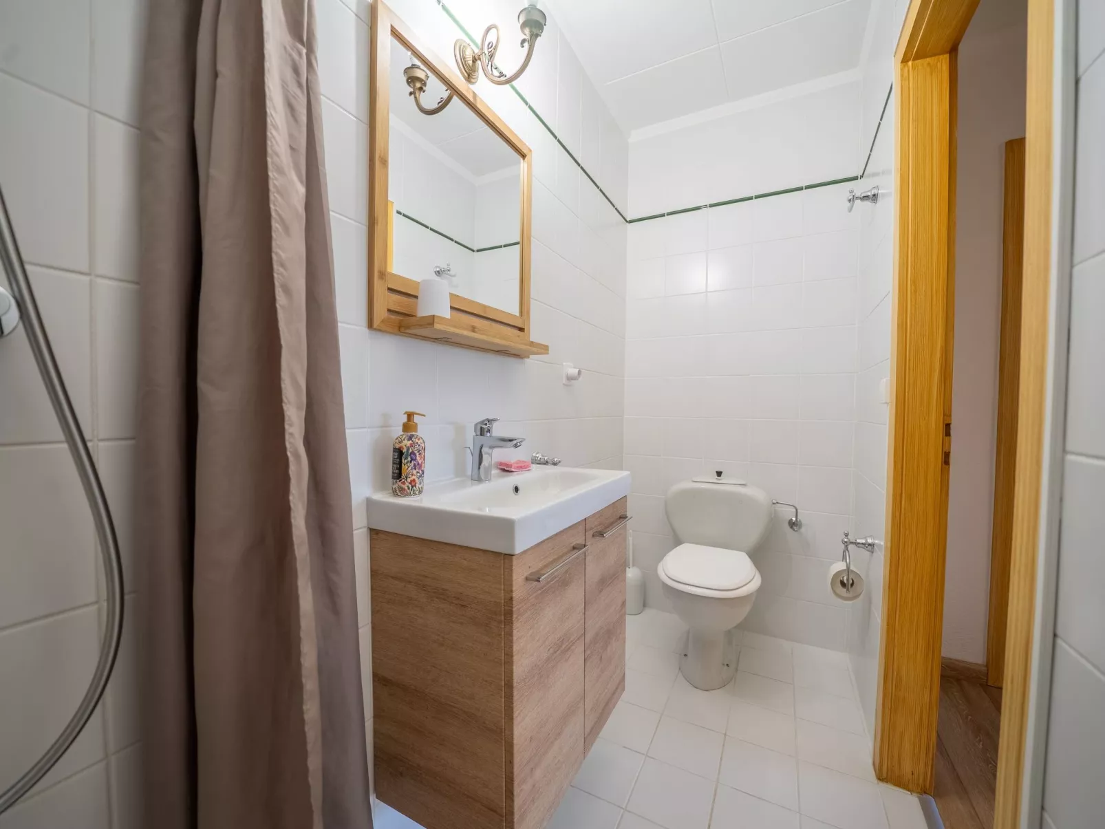 Wohnung mit Blick auf die Berge-Binnen