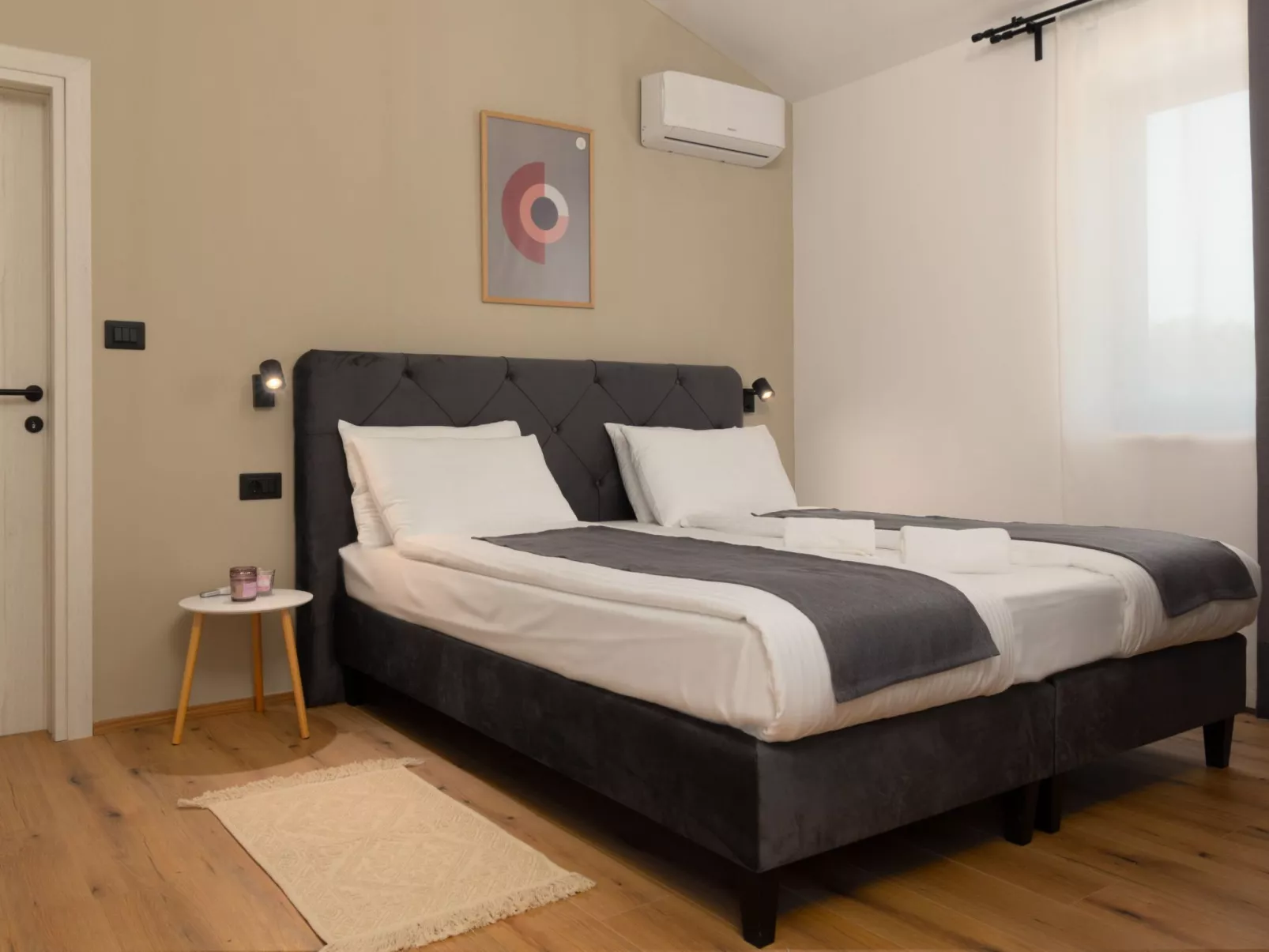 Modern 300m² Villa - King Beds and Leisure Zone