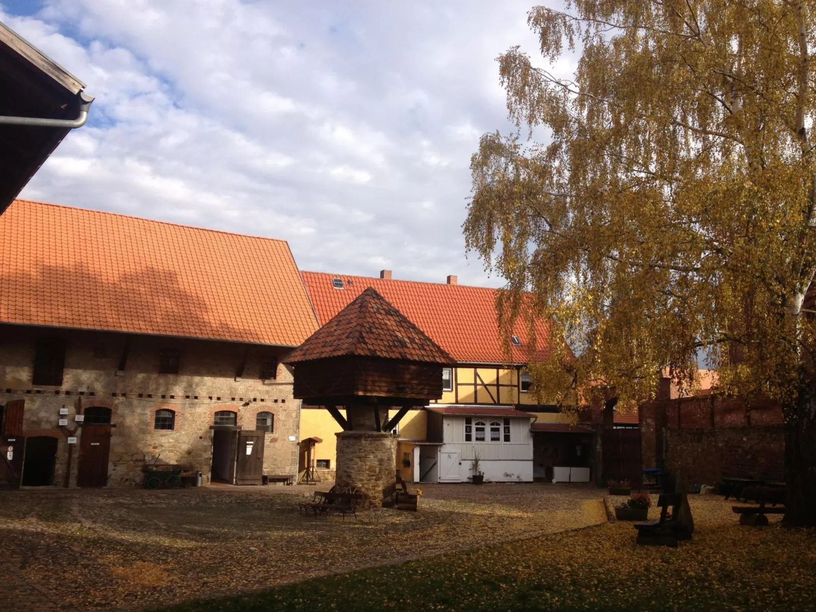 Großes, altes, umfassend saniertes Ferienhaus