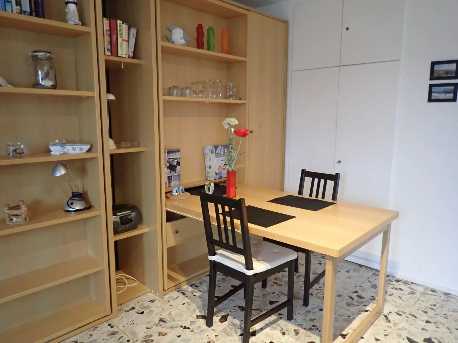 Strandnahes Studio mit kleiner Gartenterrasse