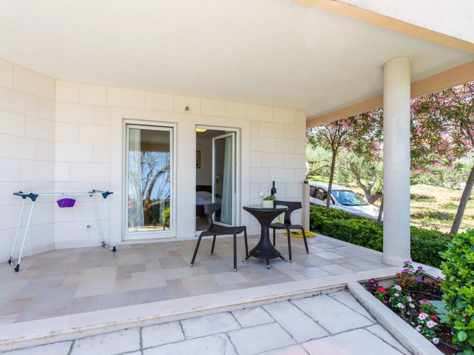 Luxuriöses Studio mit privater Terrasse-Image-tags.info