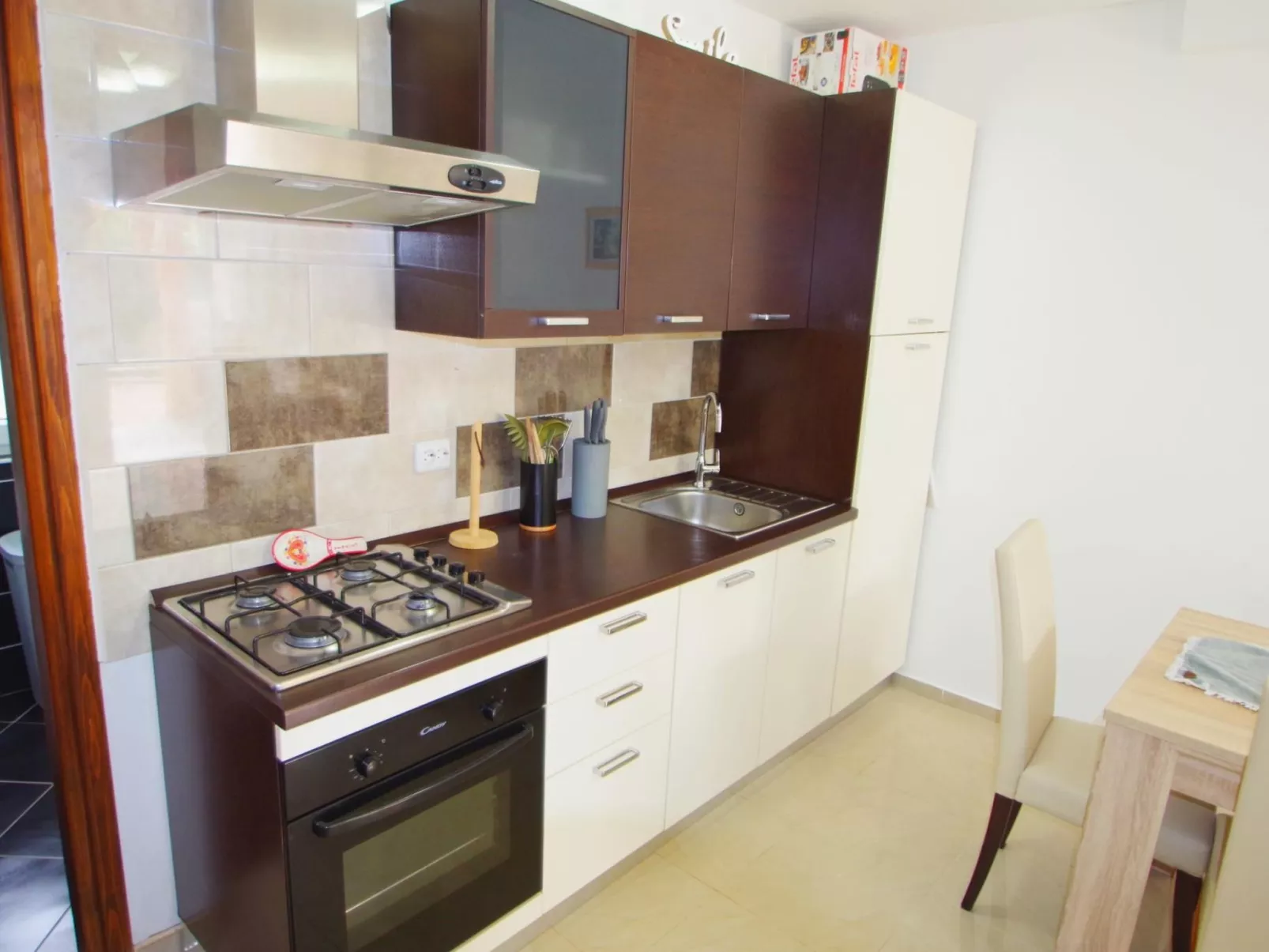 Angenehme Wohnung in Valbandon, Privatparkplatz-Binnen