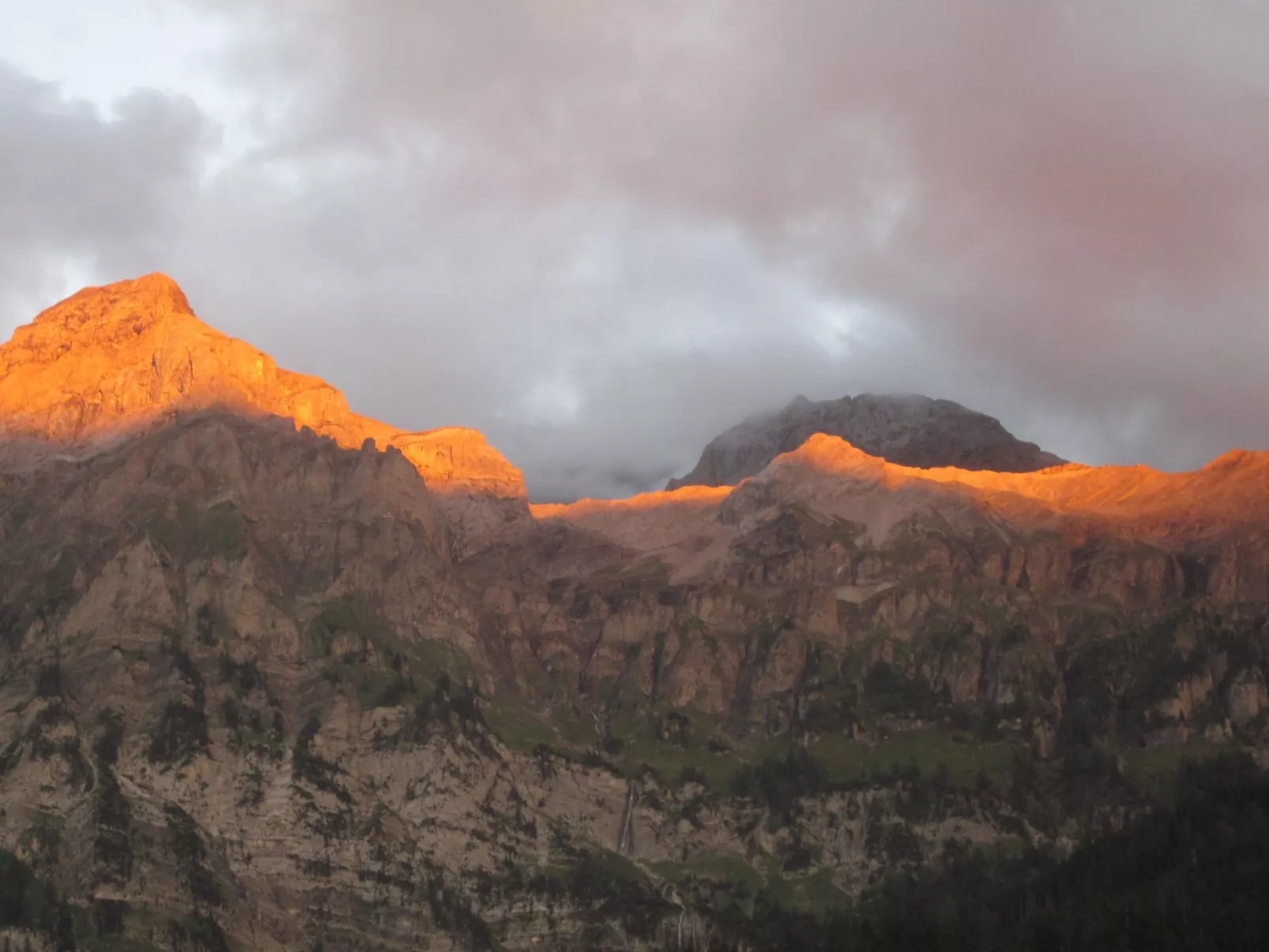 Chalet mit Bergblick-Buiten