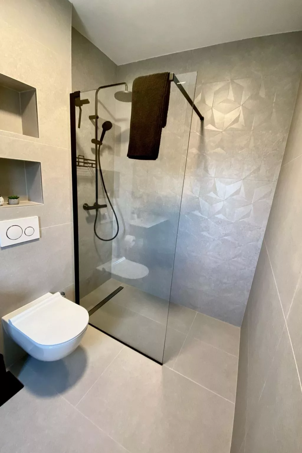 Villa mit beheiztem Infinity-Pool und Massagedüsen-Image-tags.info