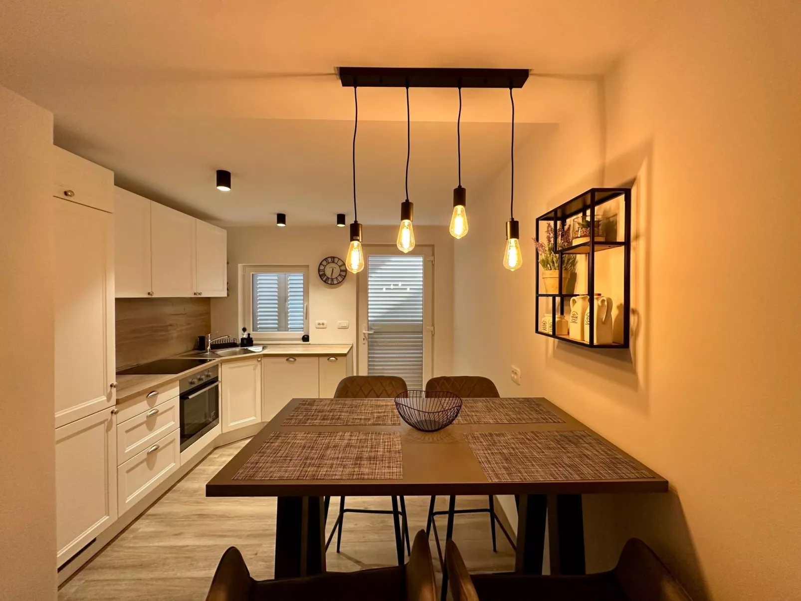 Holiday house Ena-Binnen