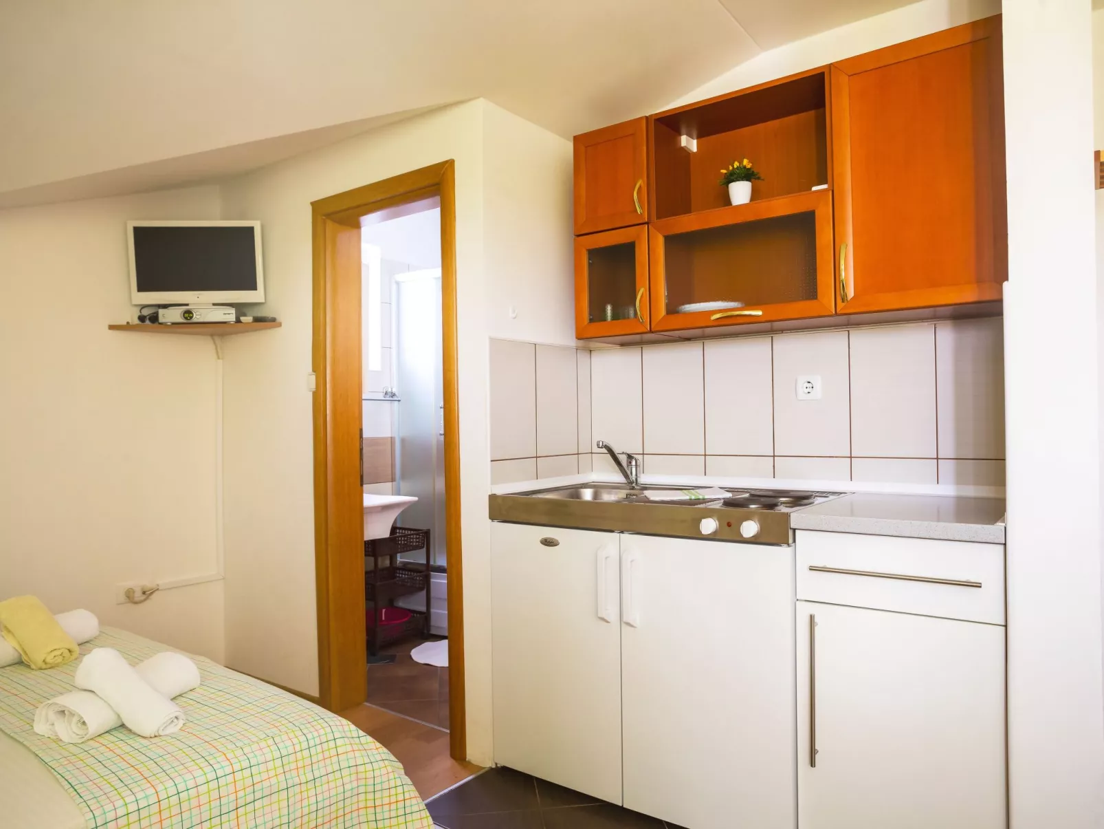 Buka Calm VII' Studio