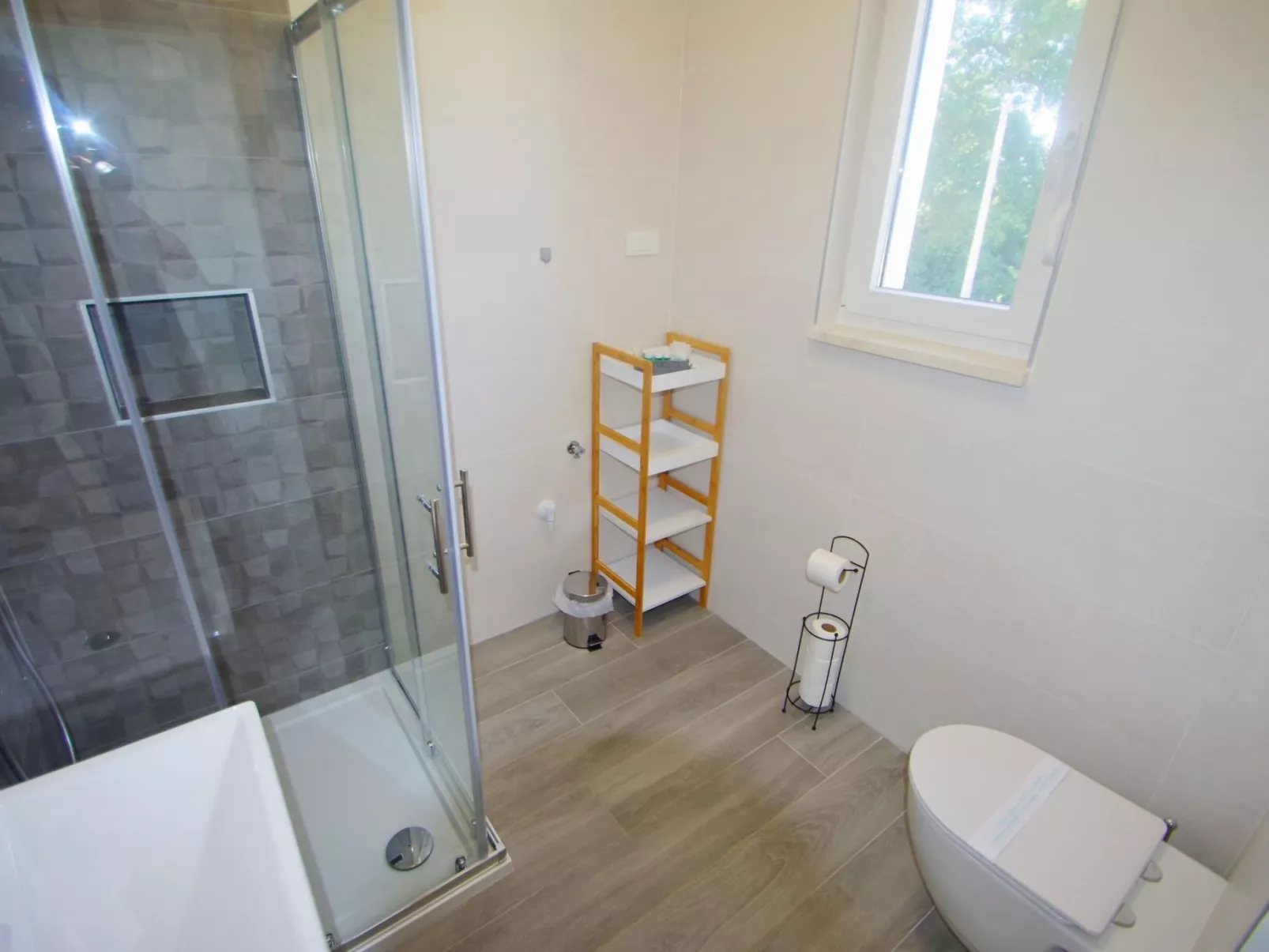 Mit privatem Pool, Dorf Šišan-Binnen