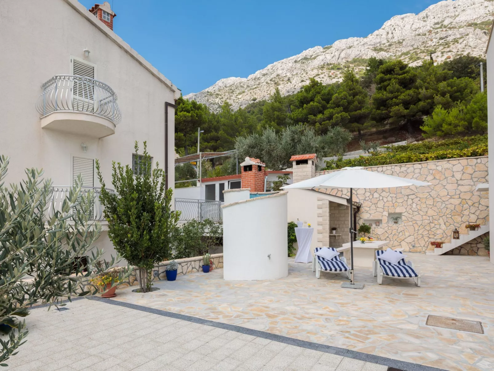 Moderne Ferienwohnung Daria mit Panoramablick-Buiten