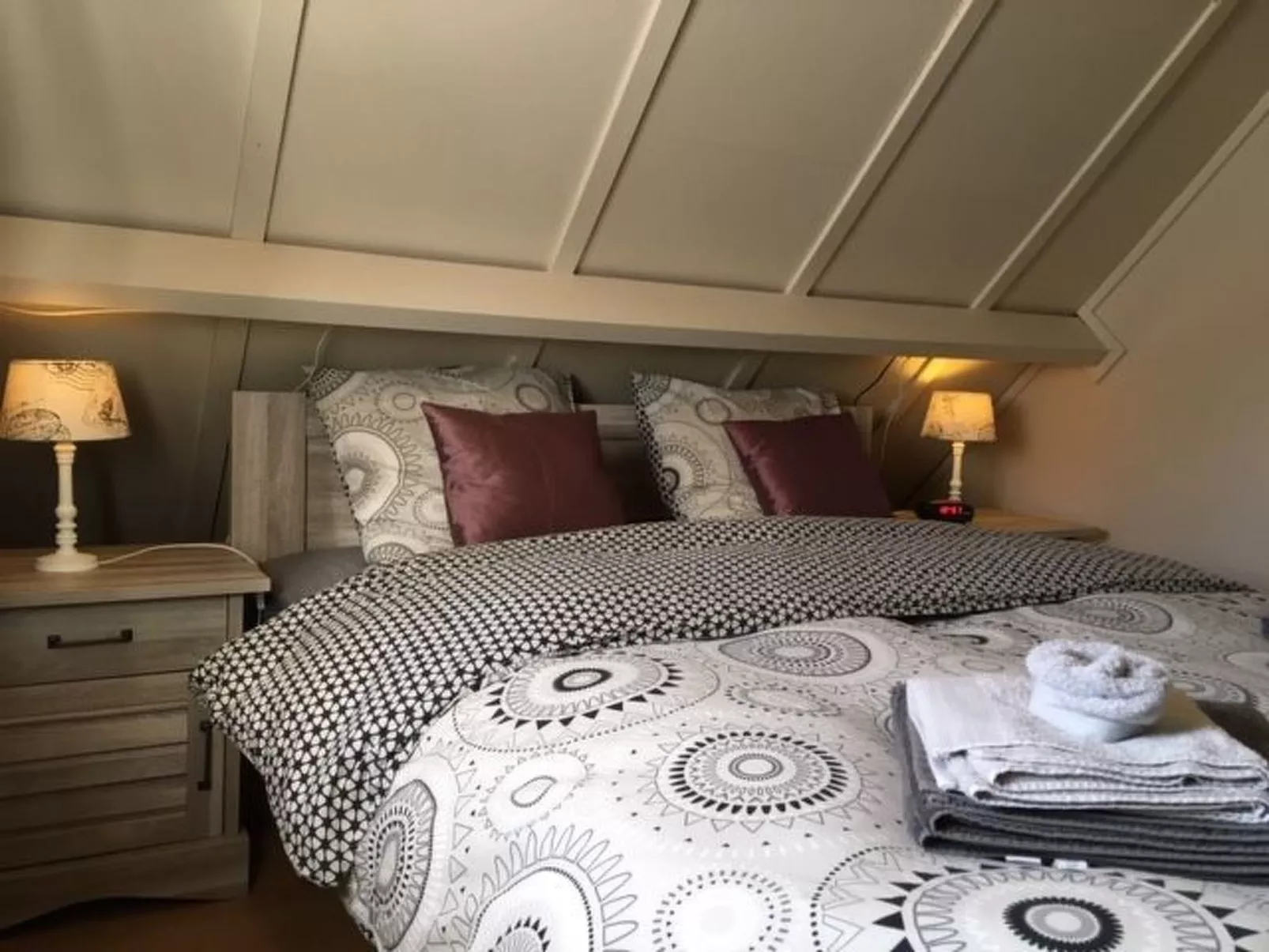 Zonneweelde bei Dünen und Wald-Image-tags.info