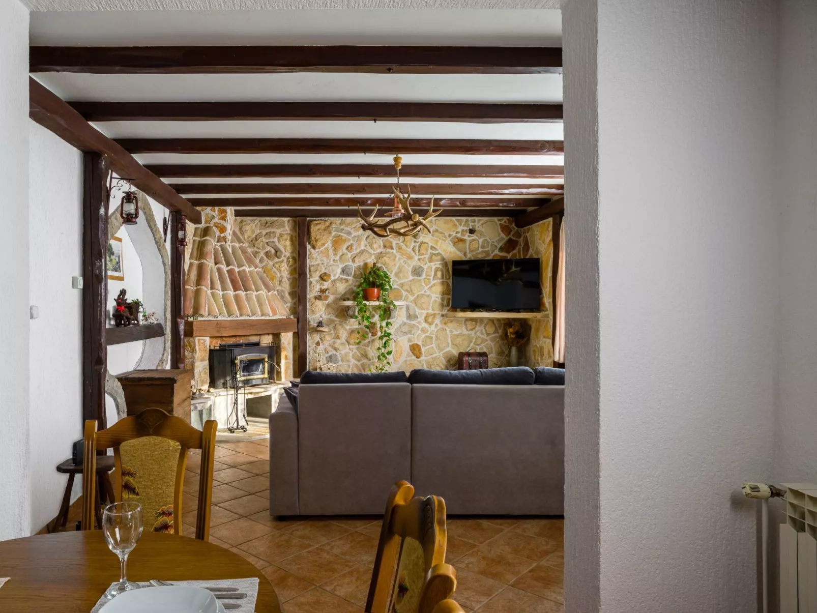 Villa Rustica mit traditionellem und rustikalem Touch-Image-tags.info