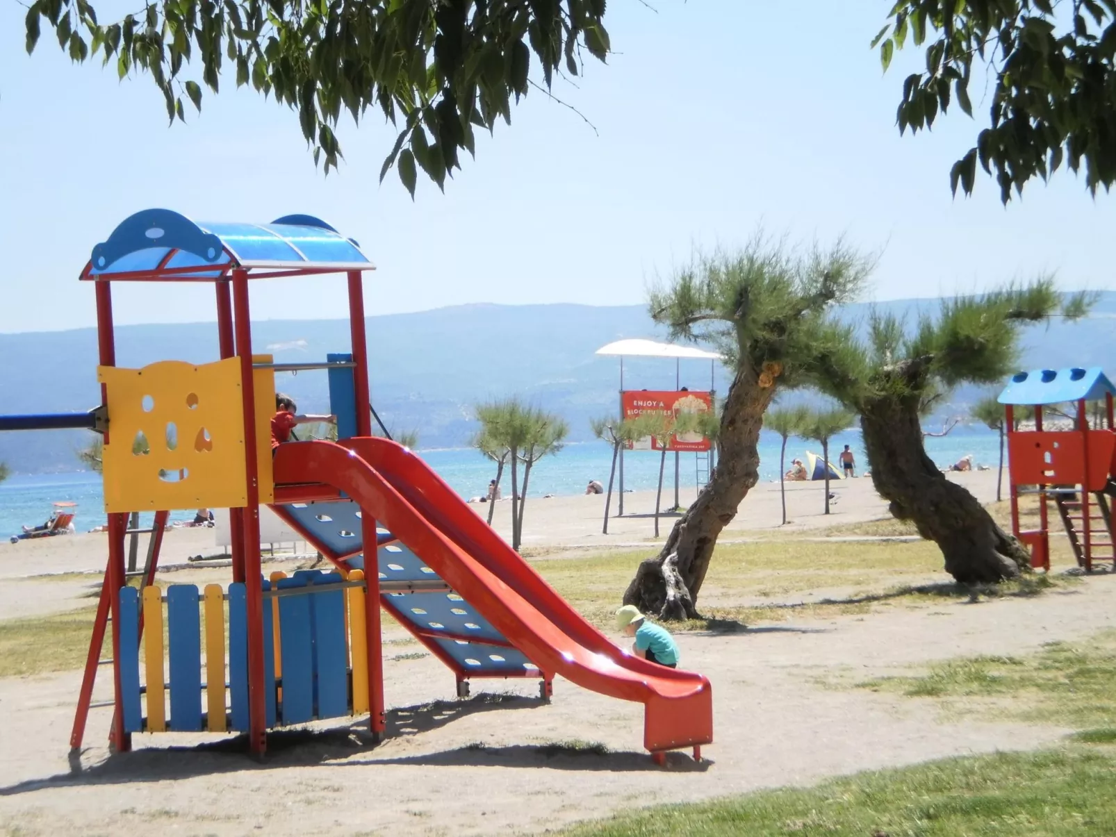 Moderne Ferienwohnung in Omiš mit Terrasse und Garten-Image-tags.info