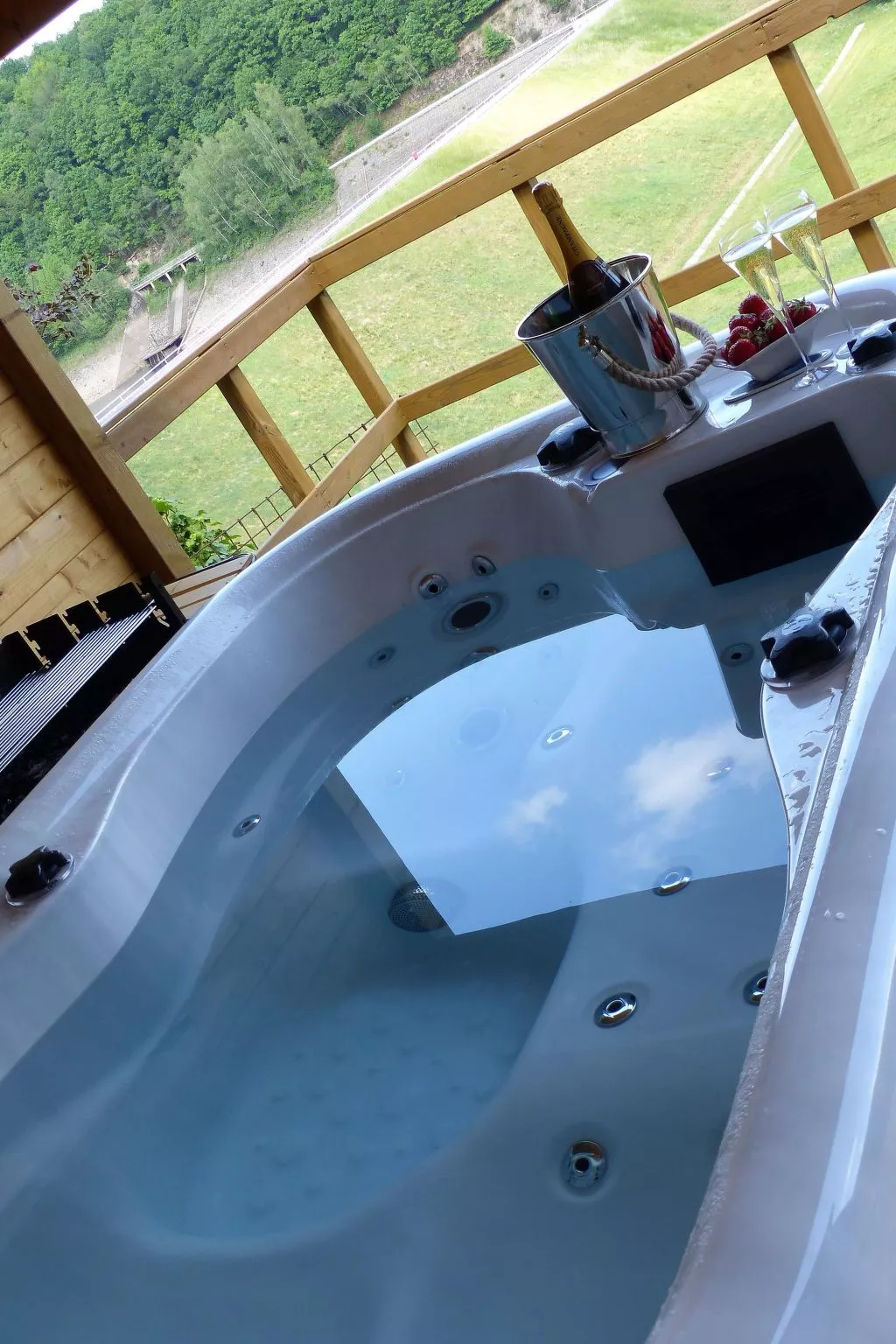 Duplex Ferme Simon 4p mit Jacuzzi und Sauna-Buiten