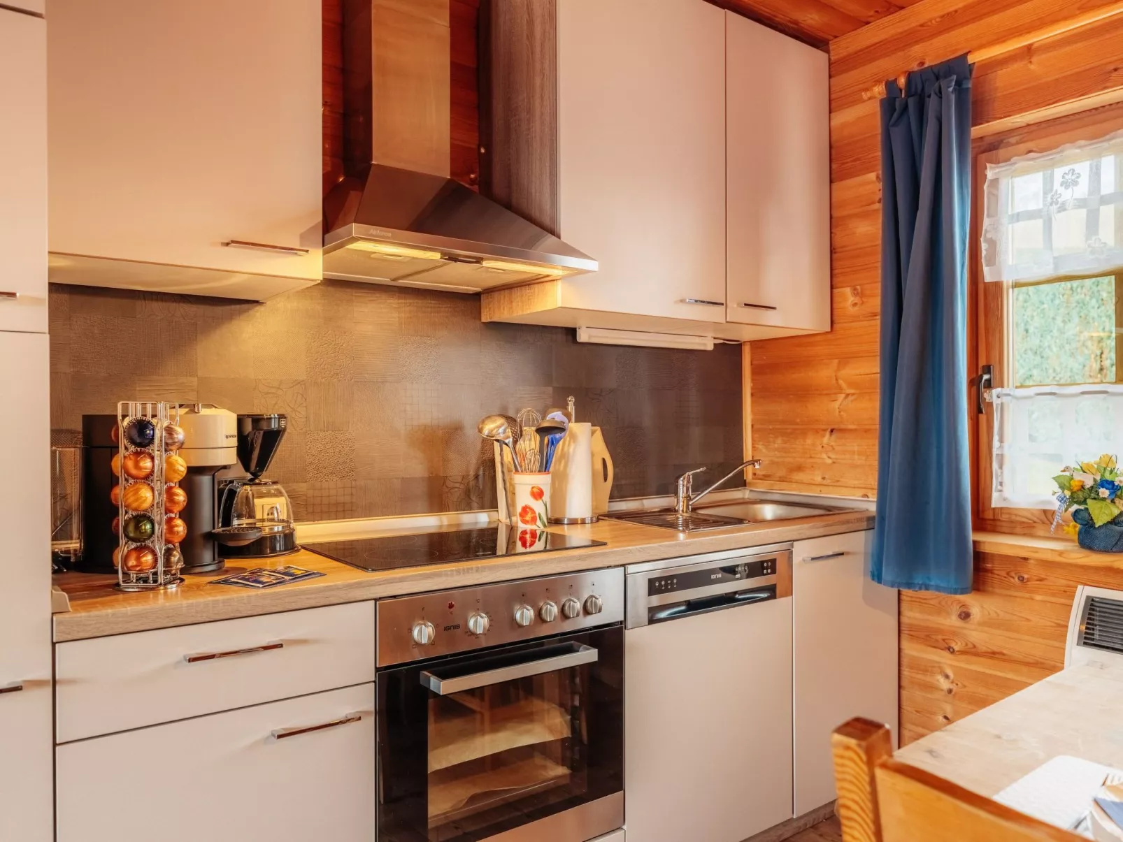 Idyllisch gelegenes Blockhaus - Hunde willkommen