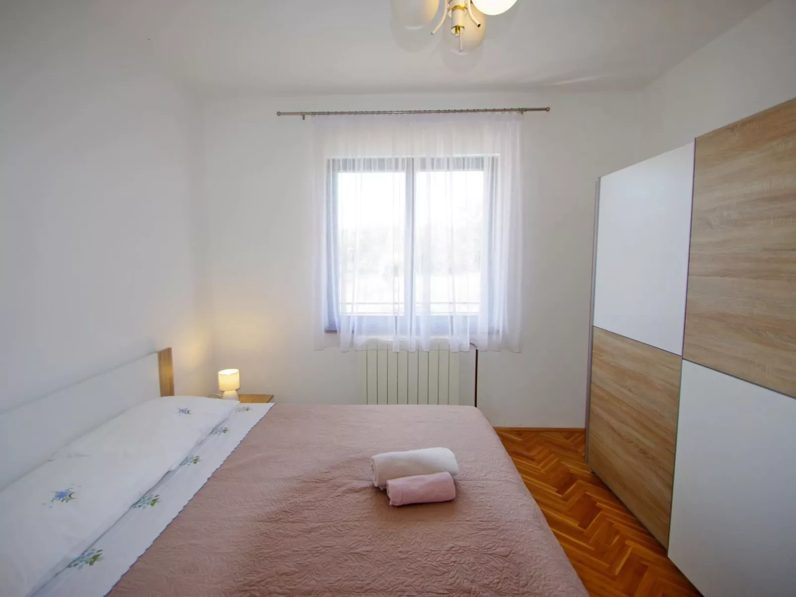 Ruhige Wohnung in dem charmanten Dorf Škitača-Binnen