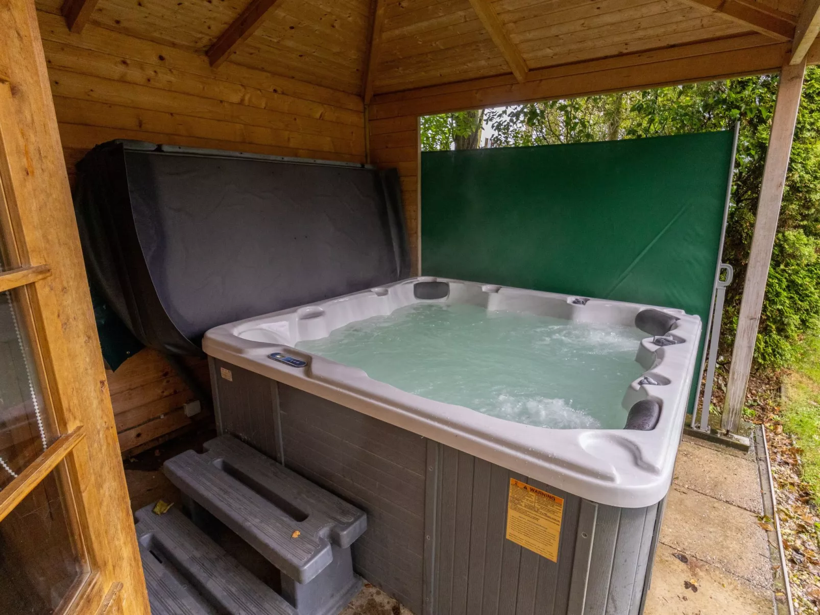 "Ferienhaus mit Jaccuzi"-Buiten