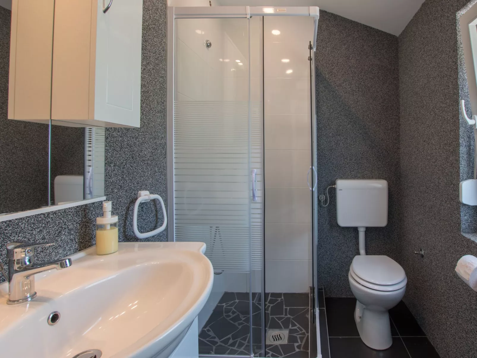 Für 10 Personen und 2 Kinder in Juricani, Istrien (Istrische Riviera)-Binnen