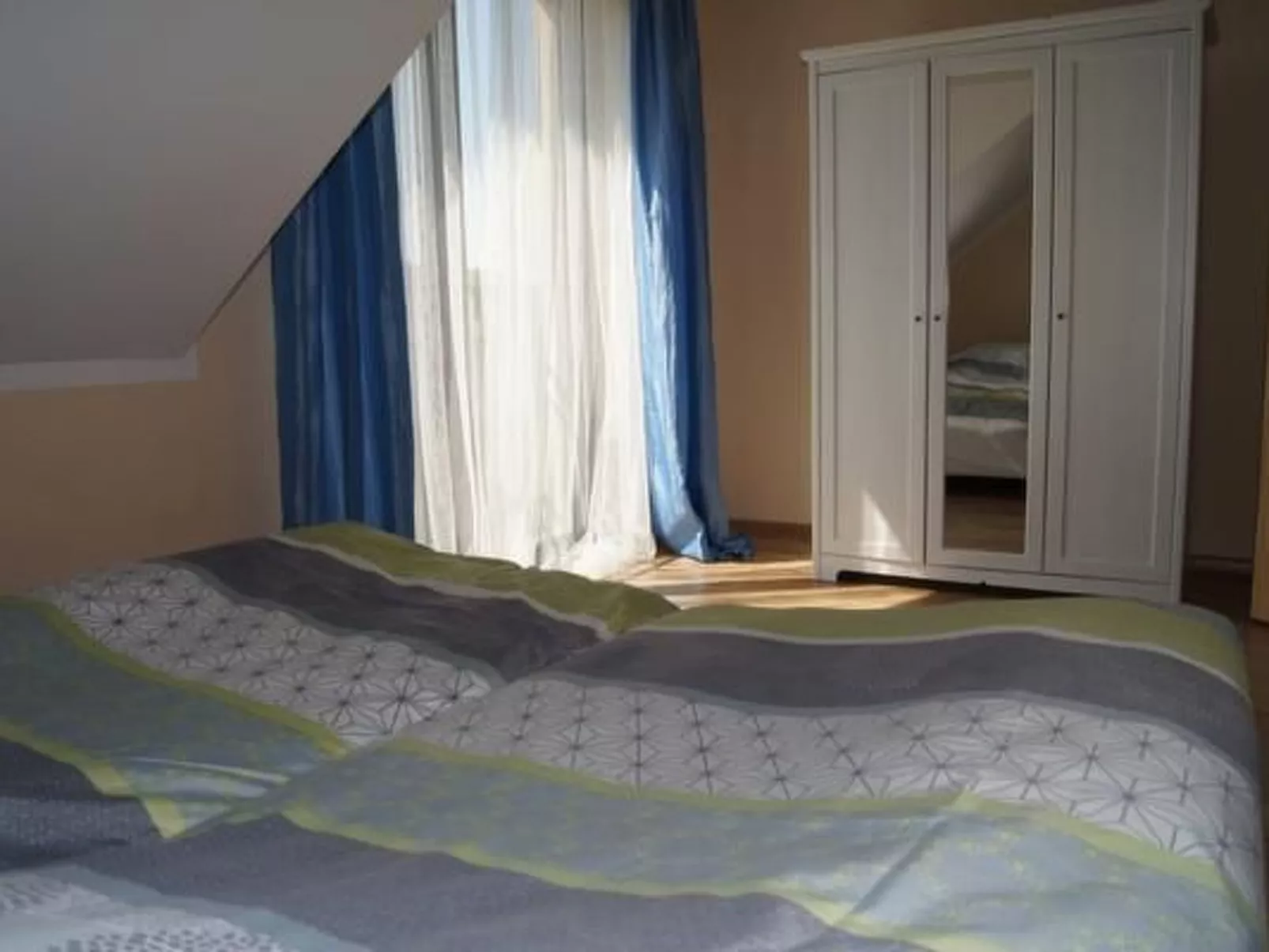 Mit Garten, Terrasse und Grill-Binnen