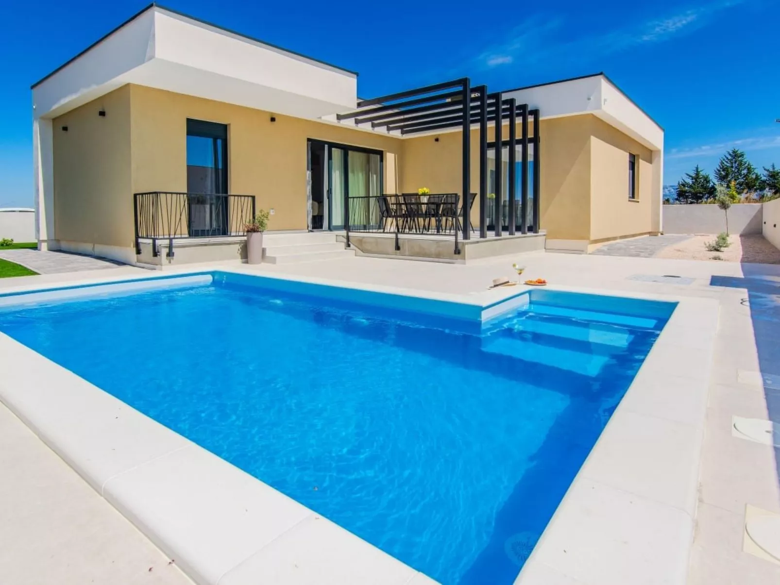 Neues modernes Poolhaus in Privlaka-Buiten