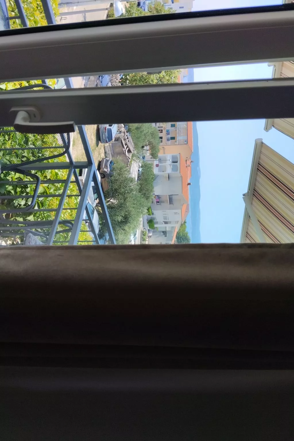 Mit Blick auf das Wasser